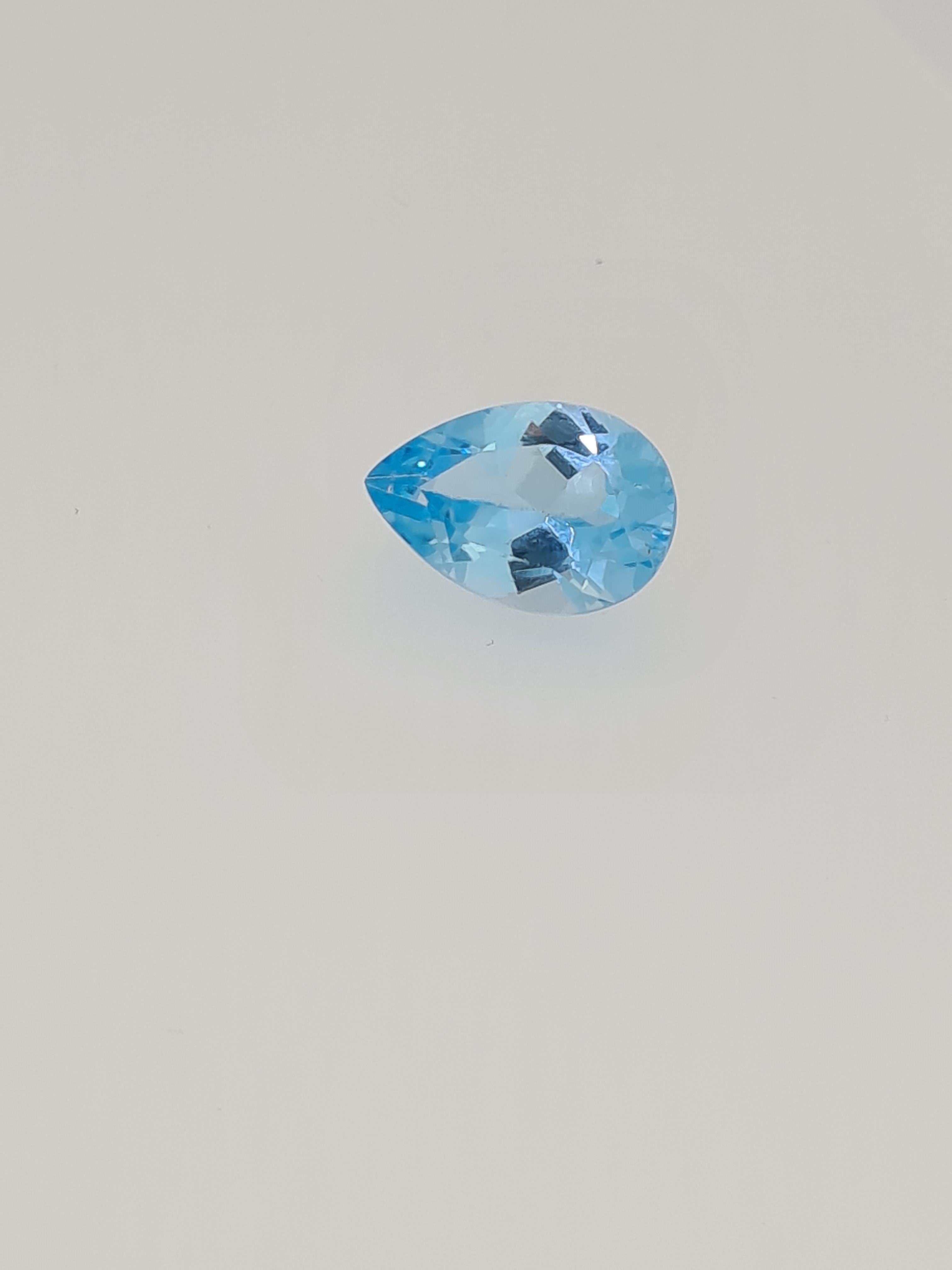 Blue topaz pear cut gem stone - Image 4 of 5
