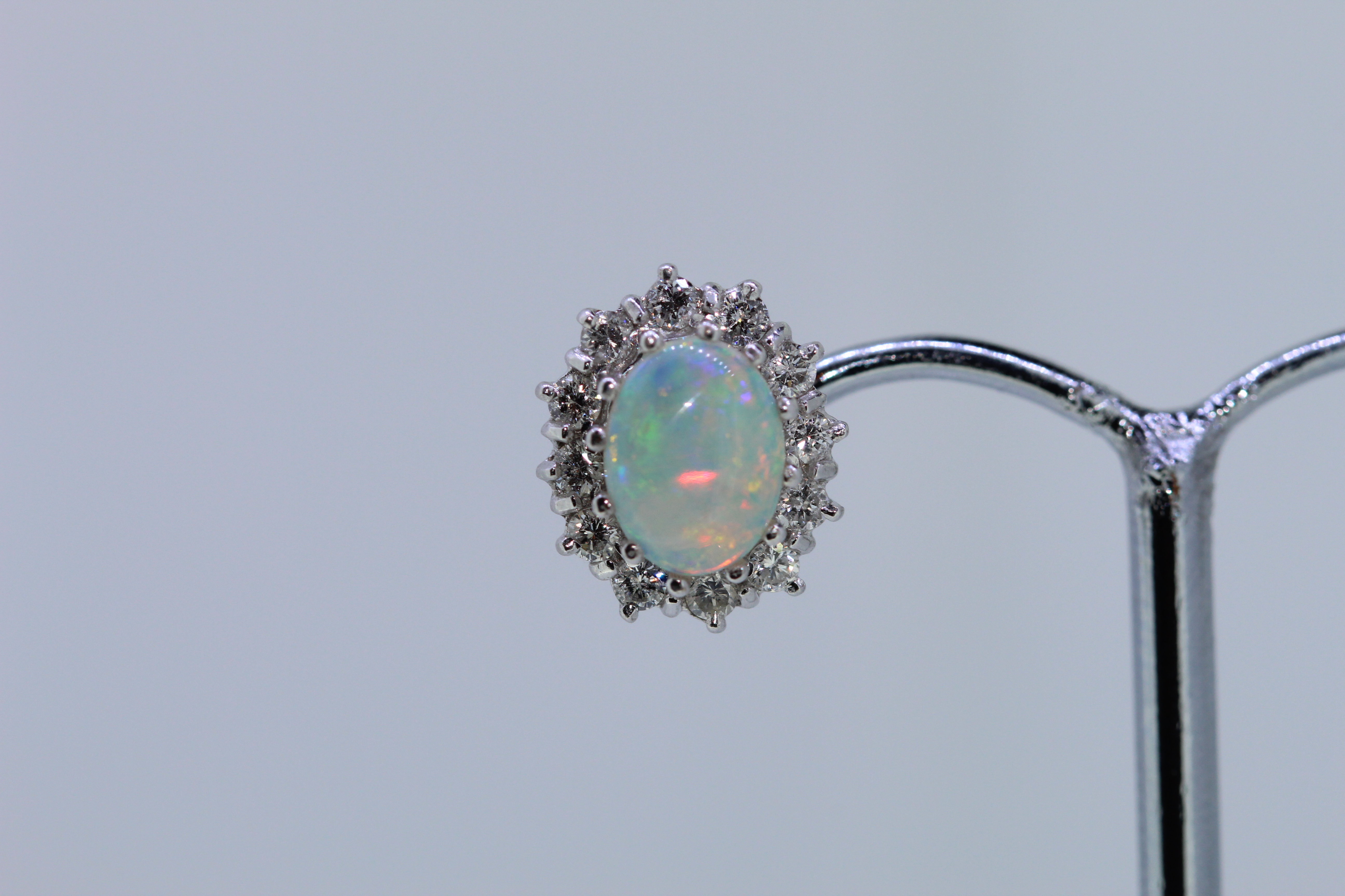 18ct Hallmark Yellow Gold Opal And Diamond Stud Earrings - Image 2 of 6