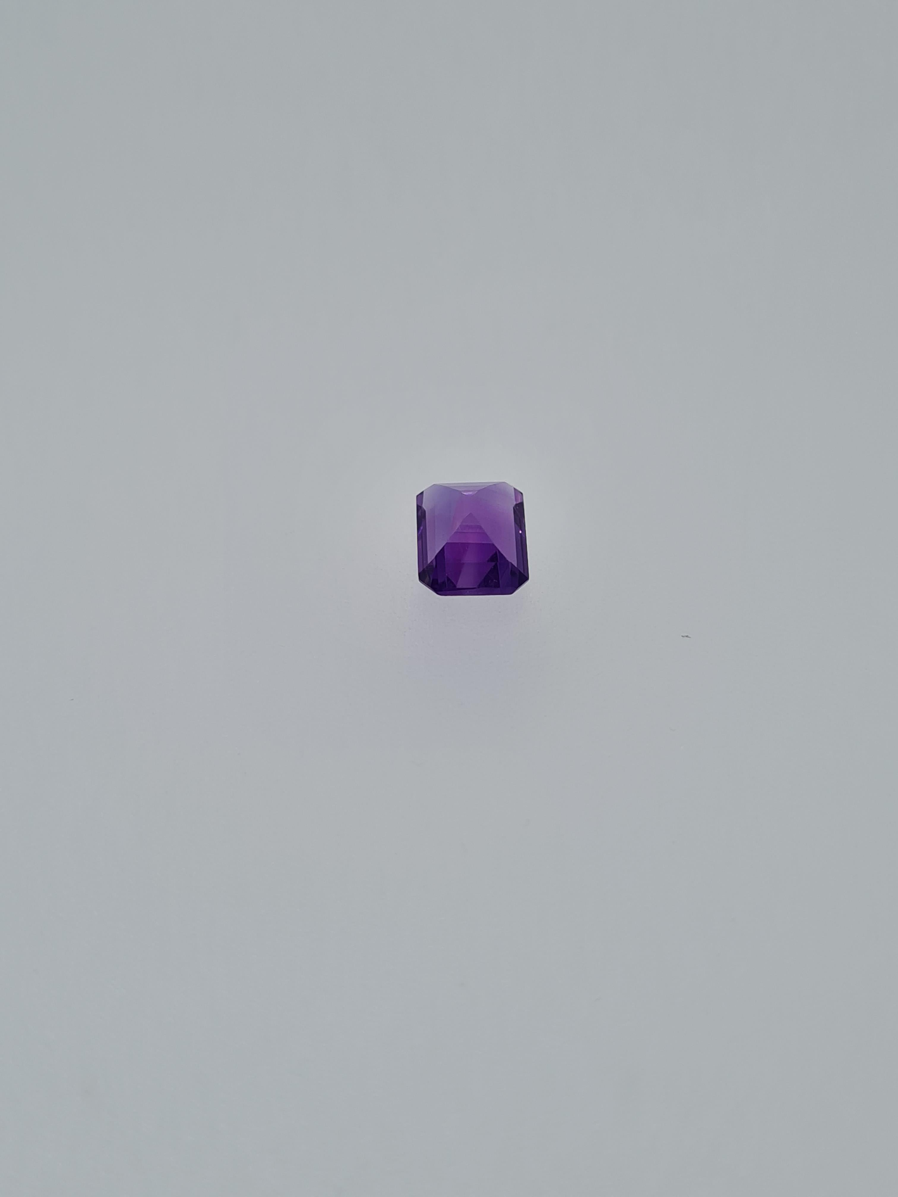 Amethyst rectangle step cut gem stone - Image 2 of 4