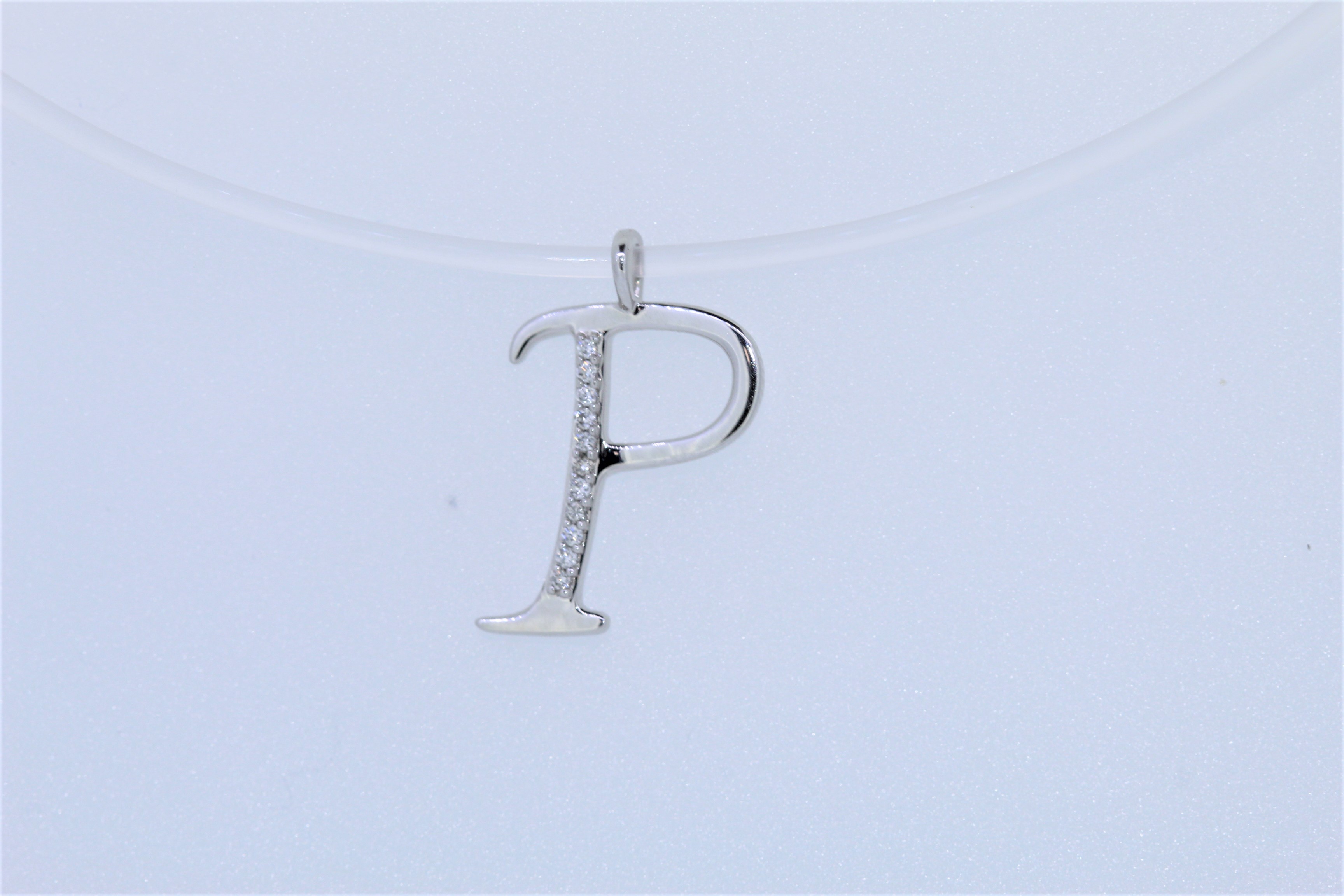 9k White Gold Diamond Set P Initial Pendant - Image 2 of 2