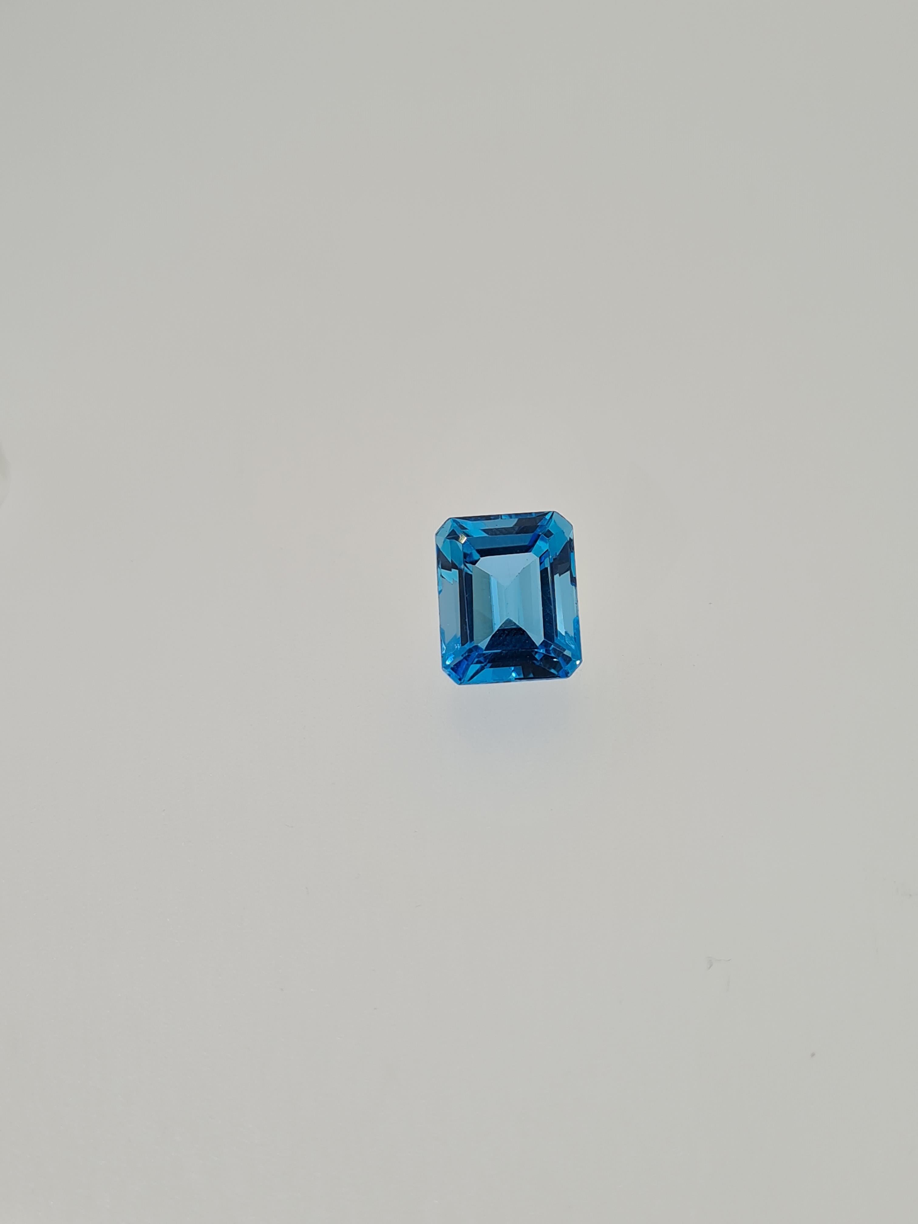 Blue topaz step cut - Image 5 of 5