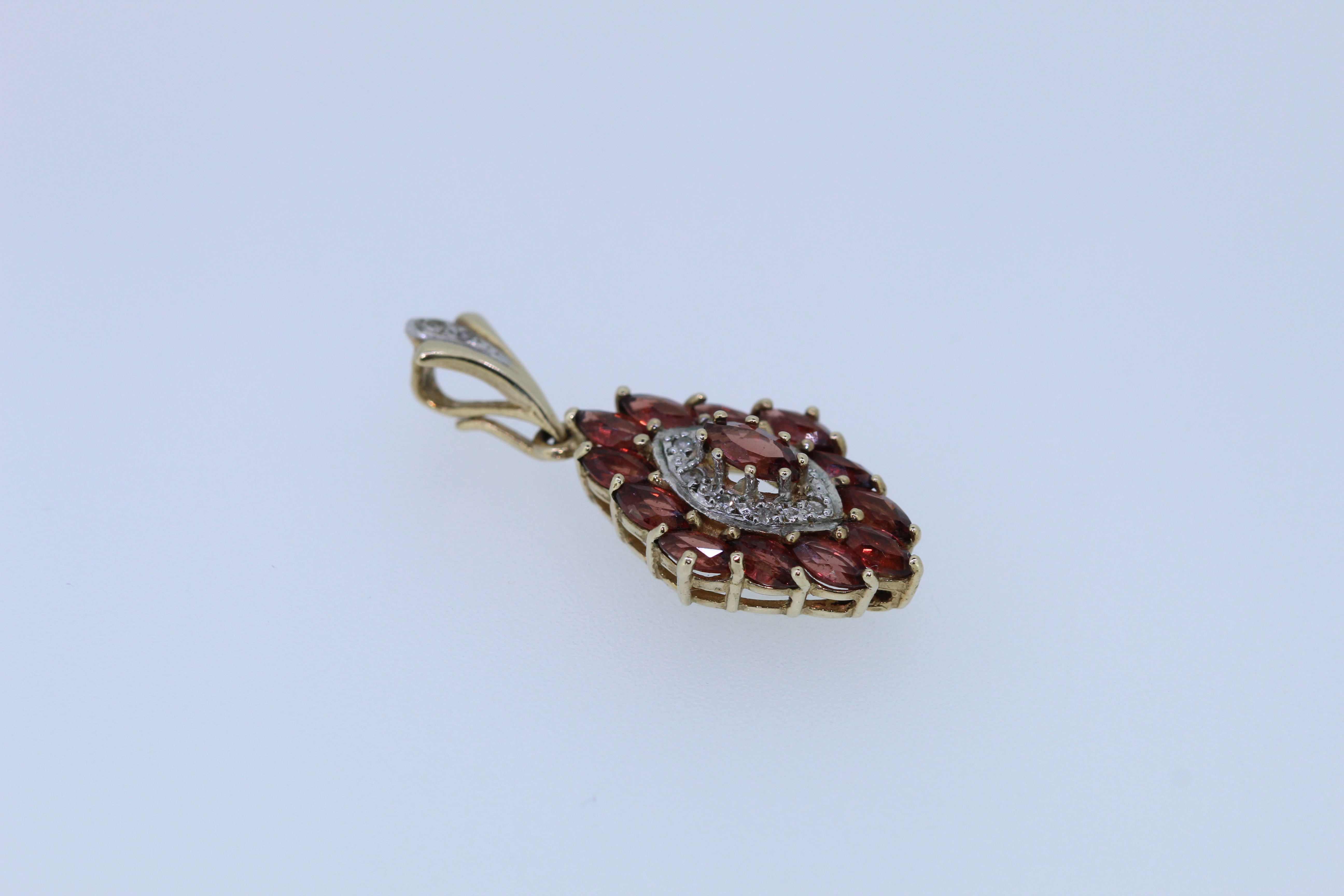 9ct Yellow Gold Garnet And Diamond Pendant - Image 2 of 3