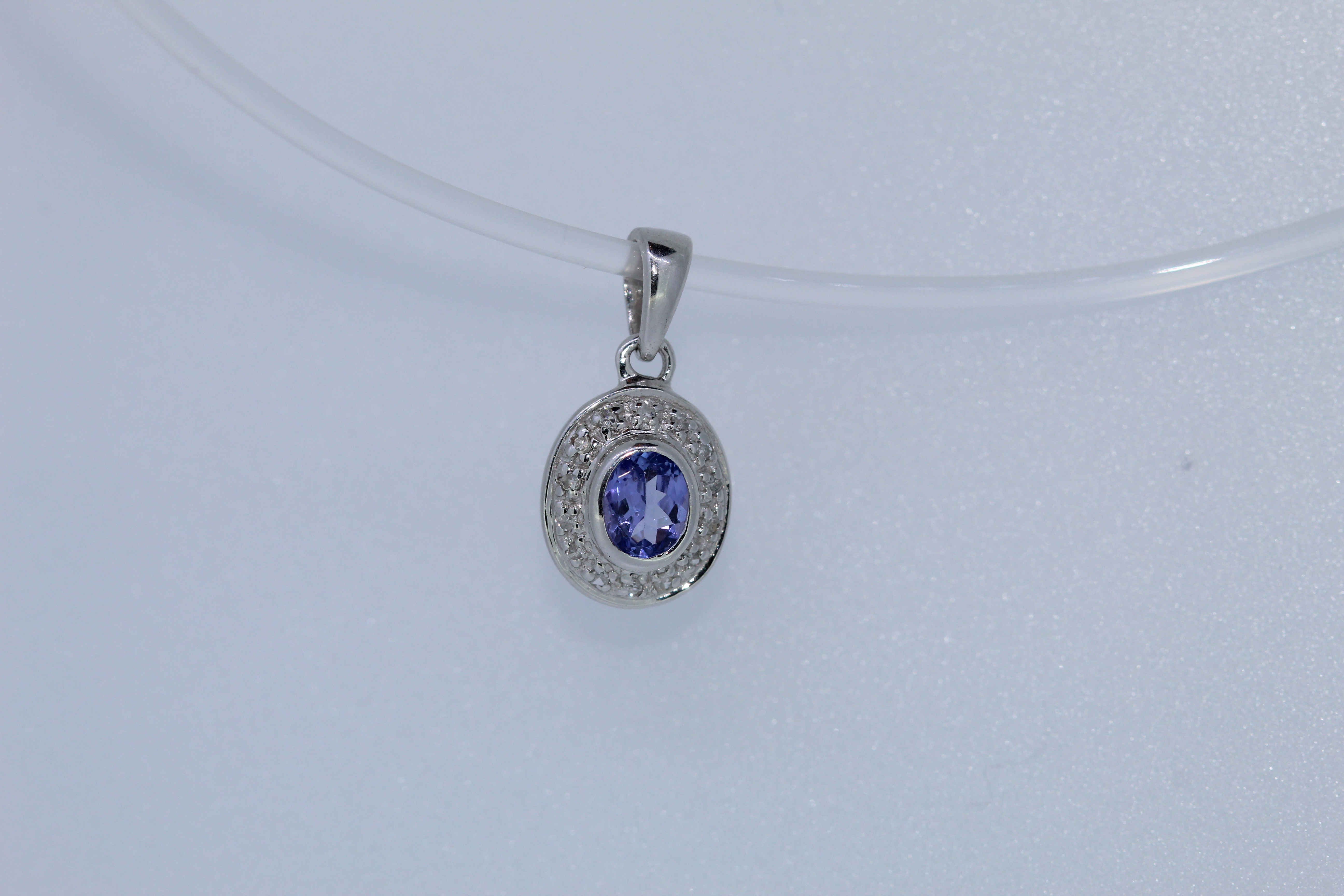 9k White Gold Tanzanite And Diamond Pendant - Image 3 of 4