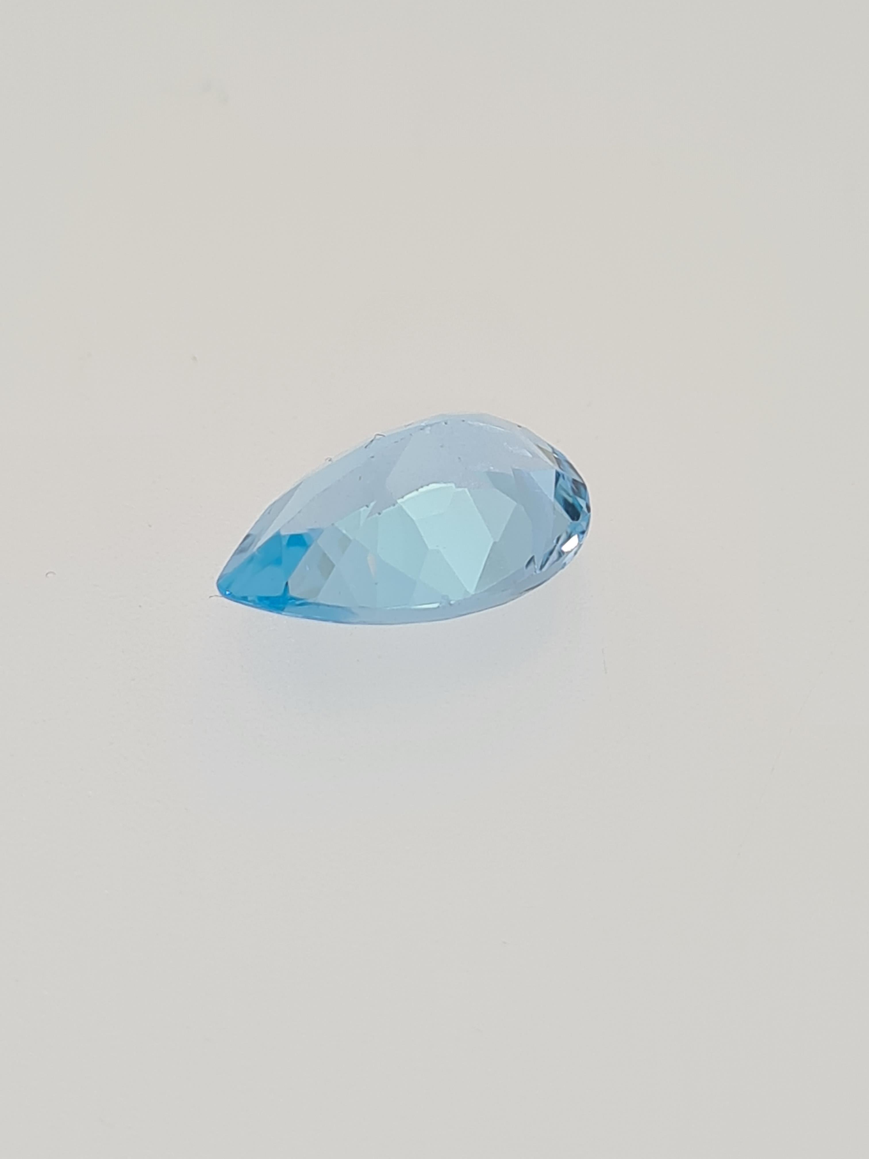 Blue topaz pear cut gem stone - Image 3 of 5