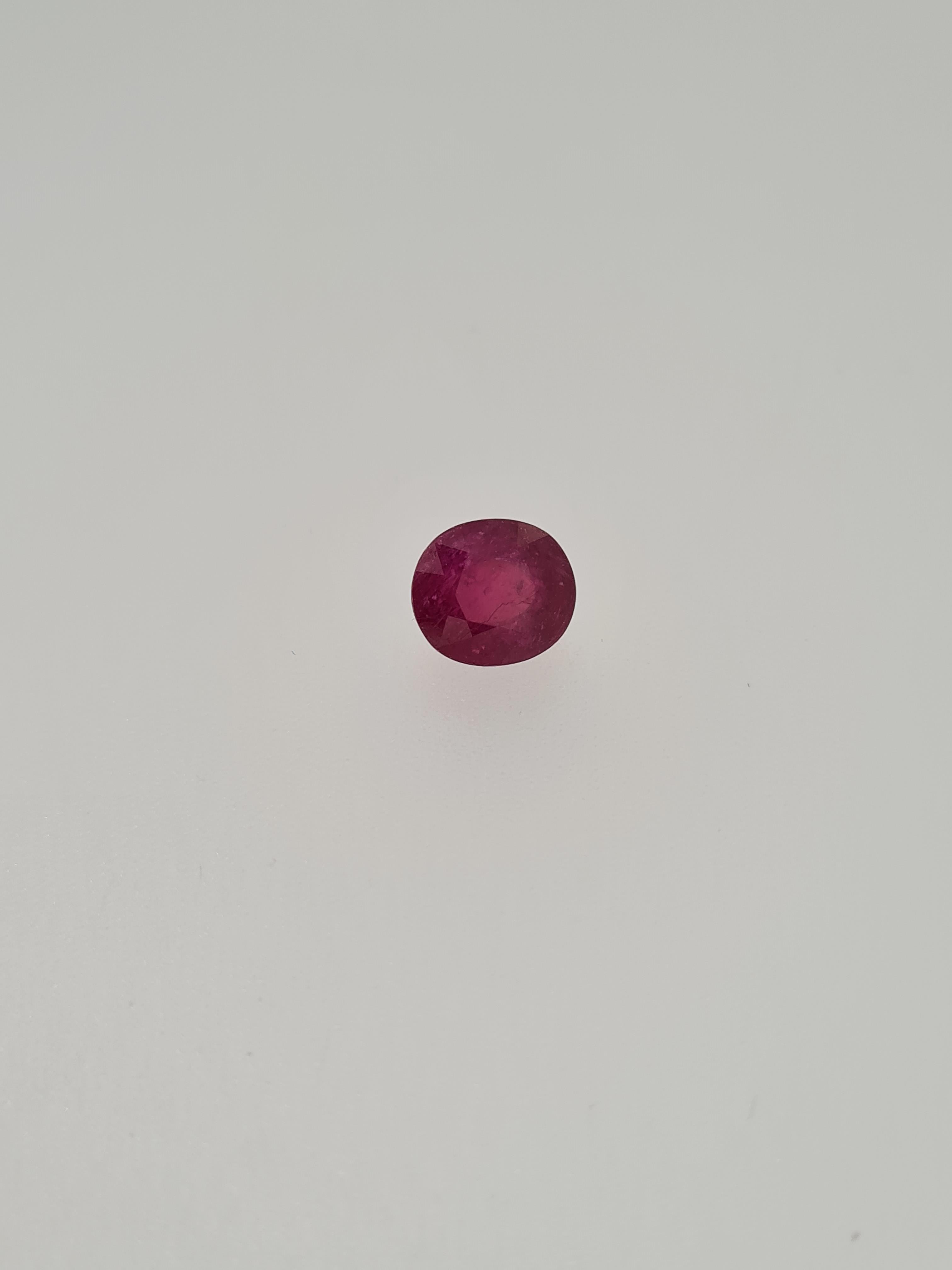Ruby gem stone oval cut - Image 5 of 6