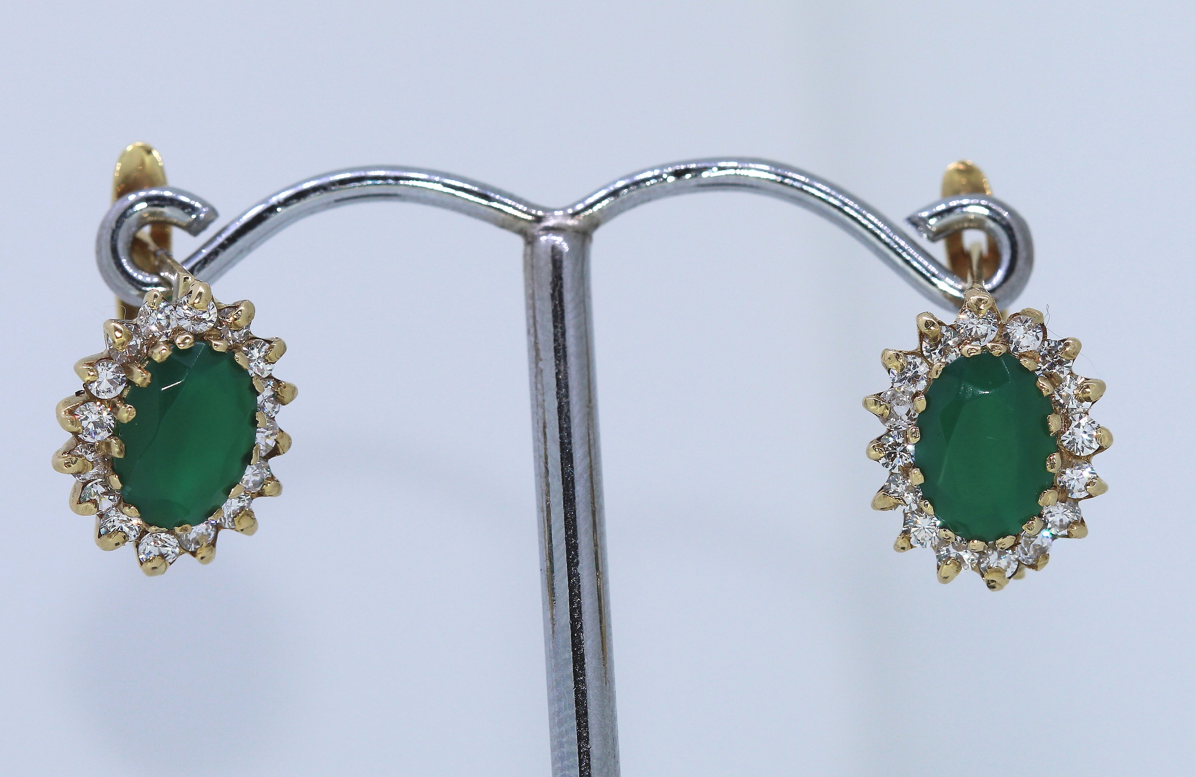 18k Yellow Gold Jade And Diamond Earrings - Image 3 of 4