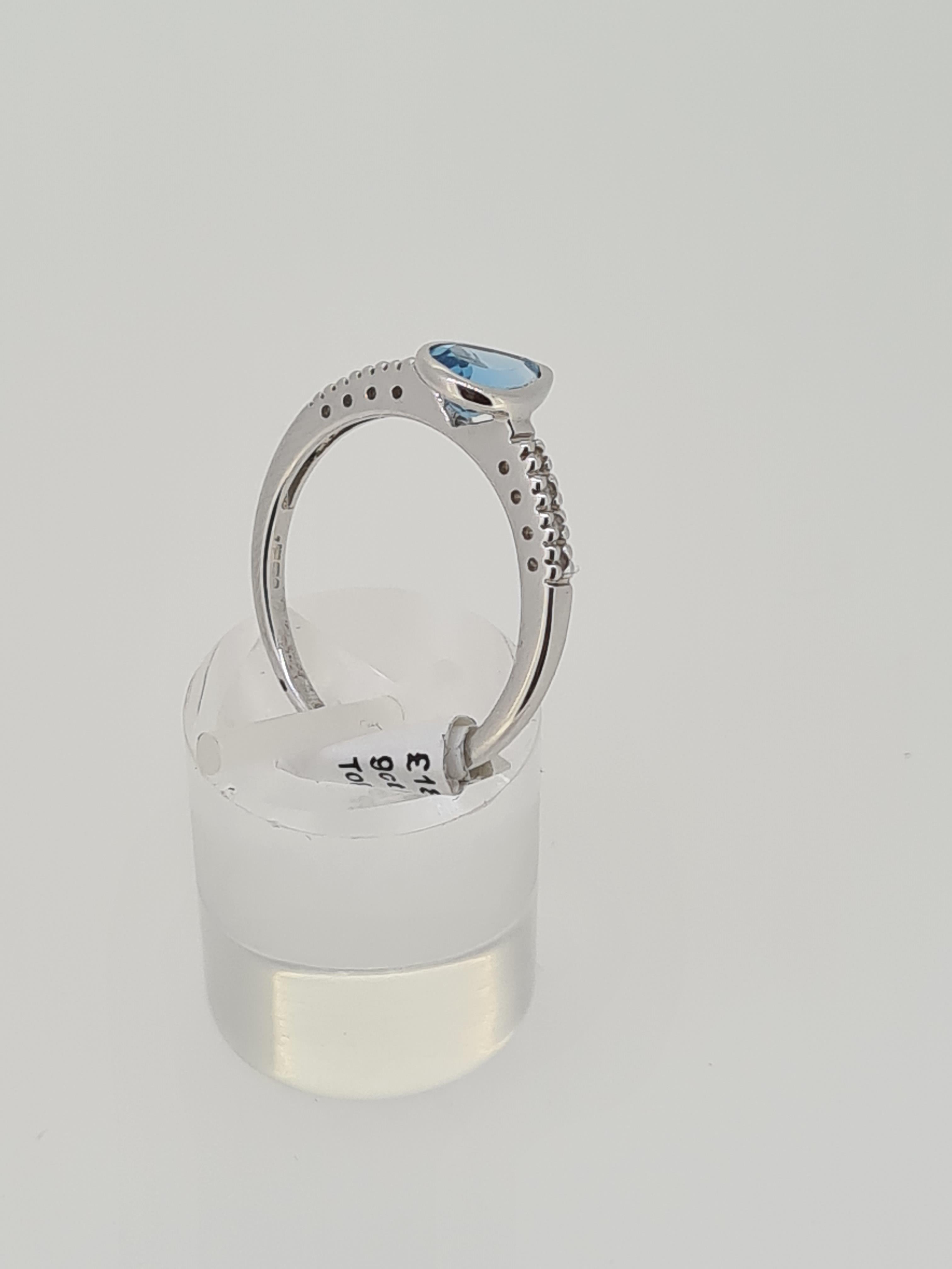 9ct white gold topaz and diamond ring - Image 3 of 4