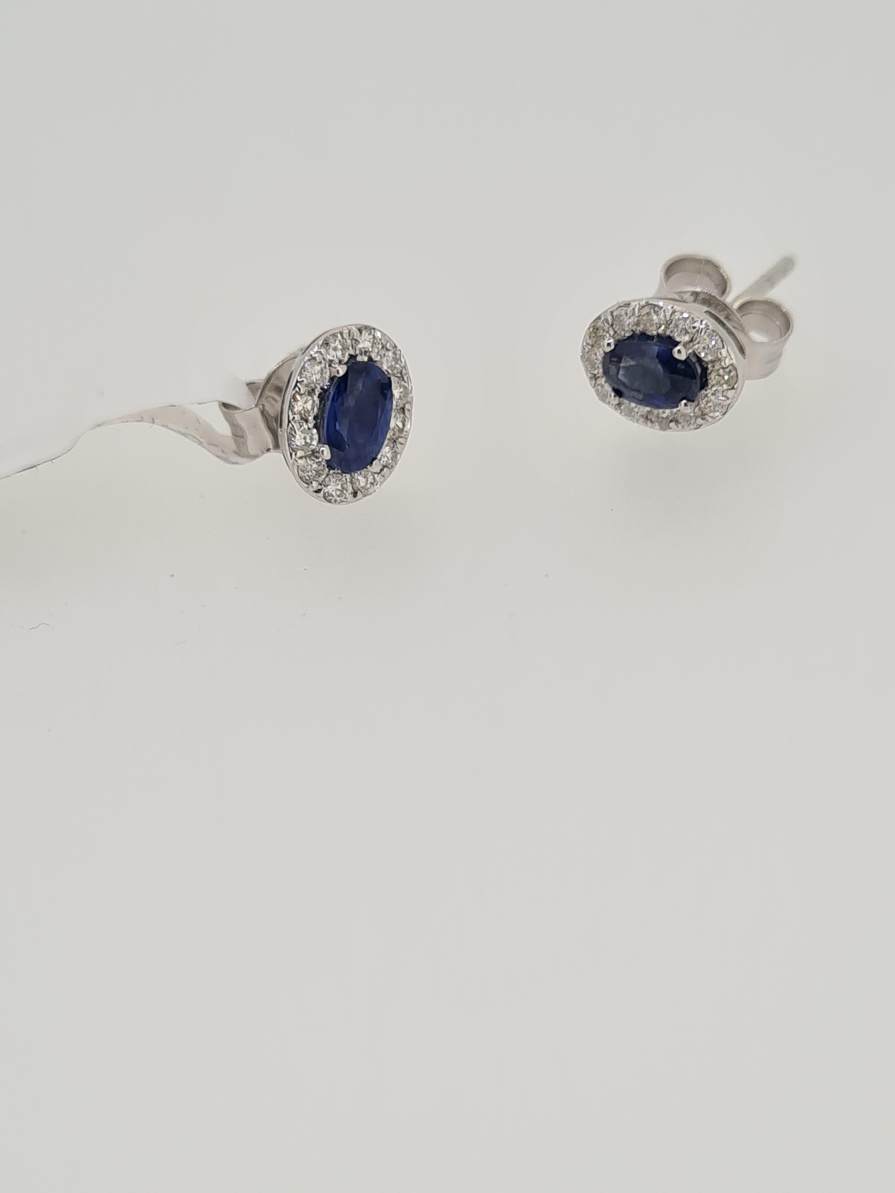 18ct white gold sapphie and diamond stud earrings - Image 4 of 5