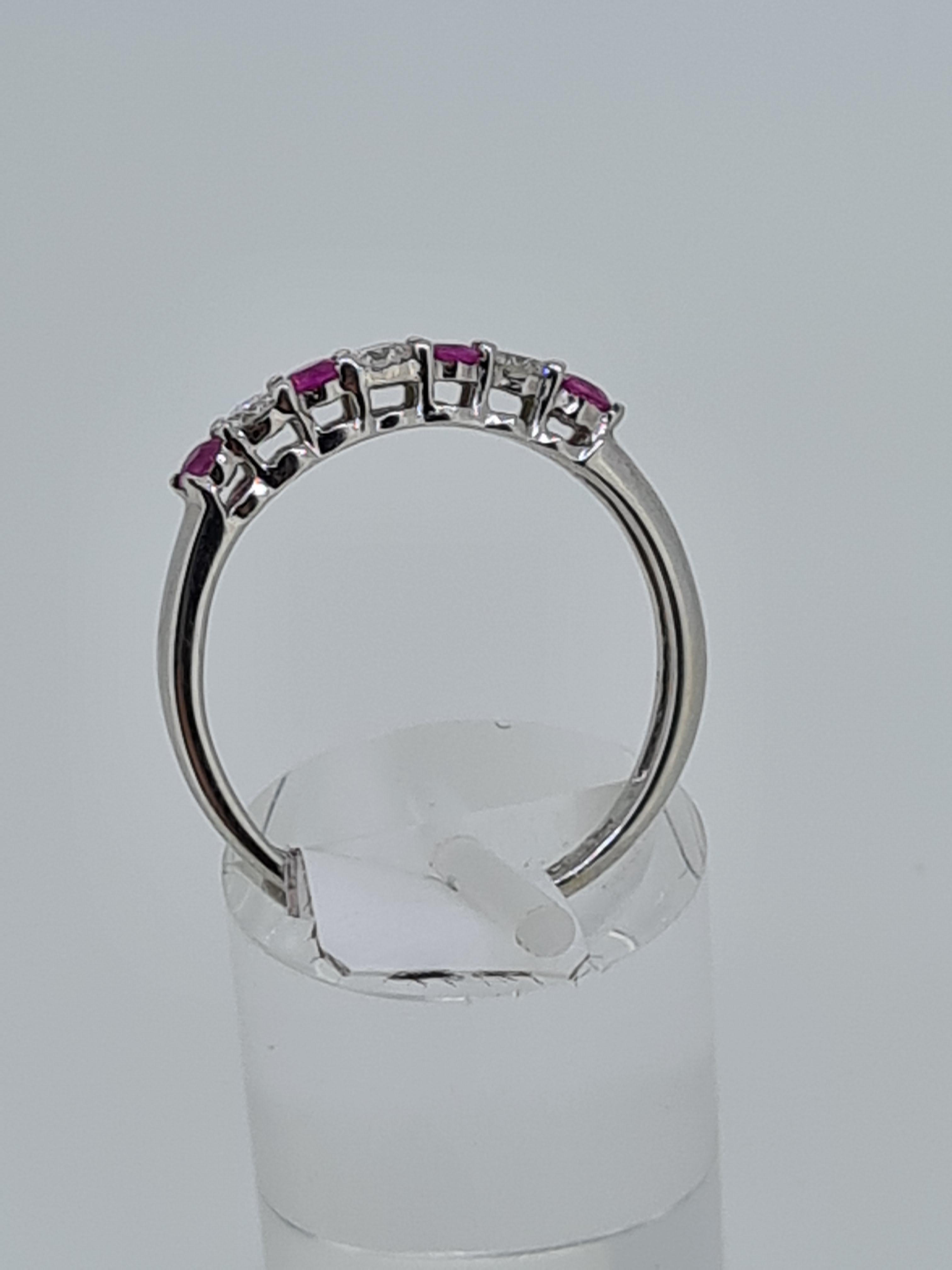 18ct white gold pink sapphire and diamond band - Image 4 of 4