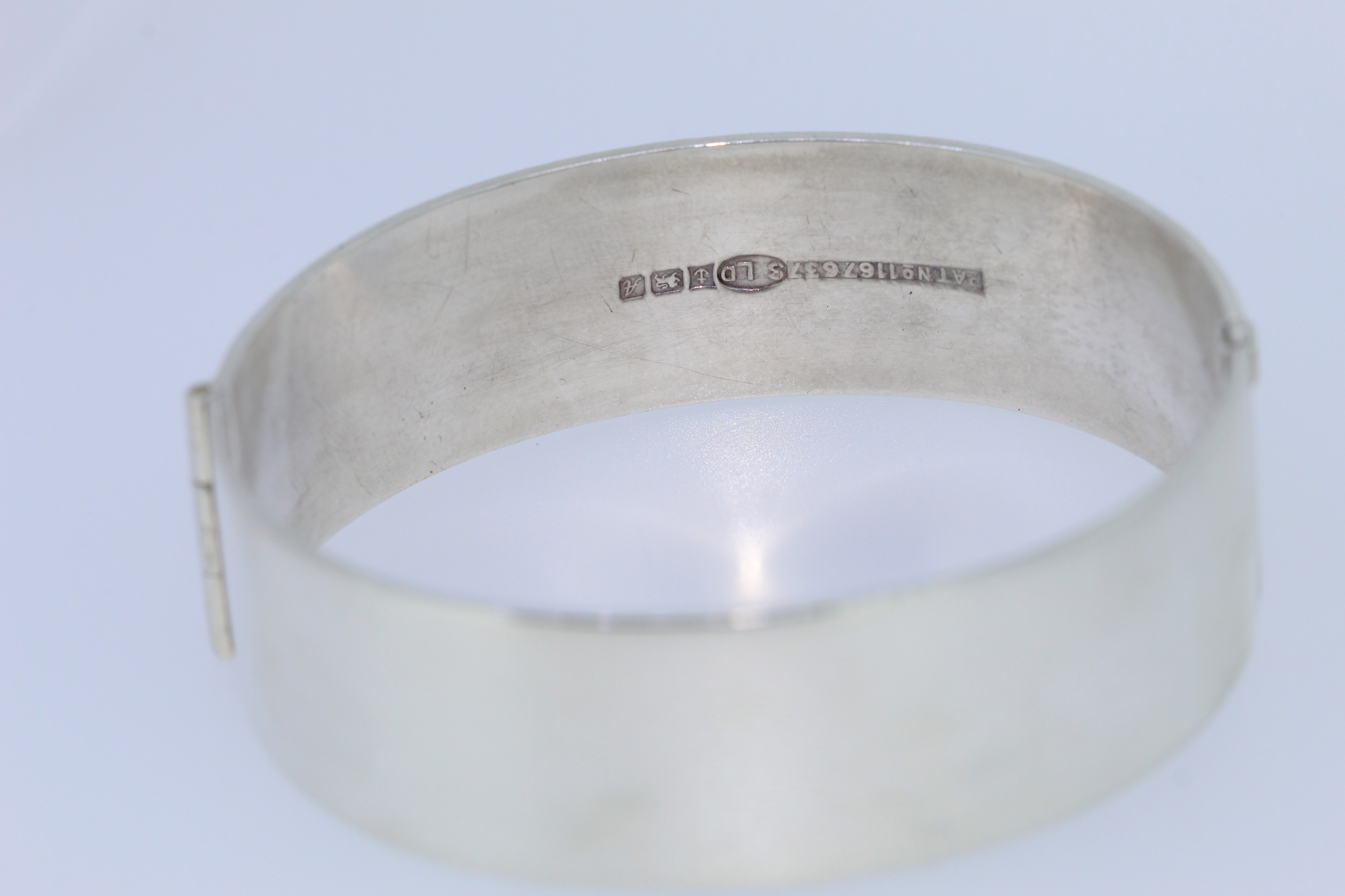 Silver Hallmarked Vintage Hand Engraved Bangle - Image 2 of 3