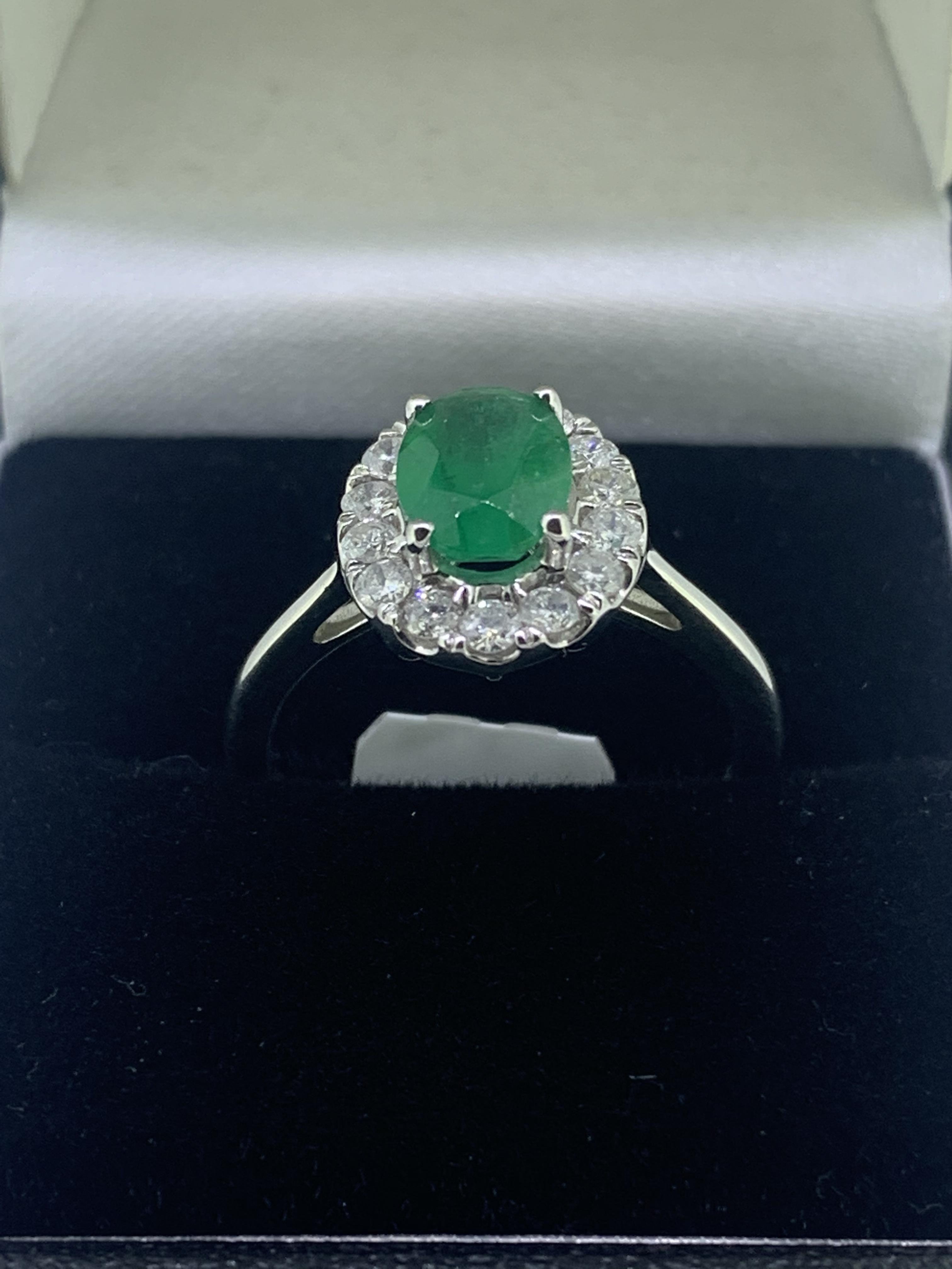 9ct white gold full Uk hallmark emerald and diamond ring - Image 3 of 5