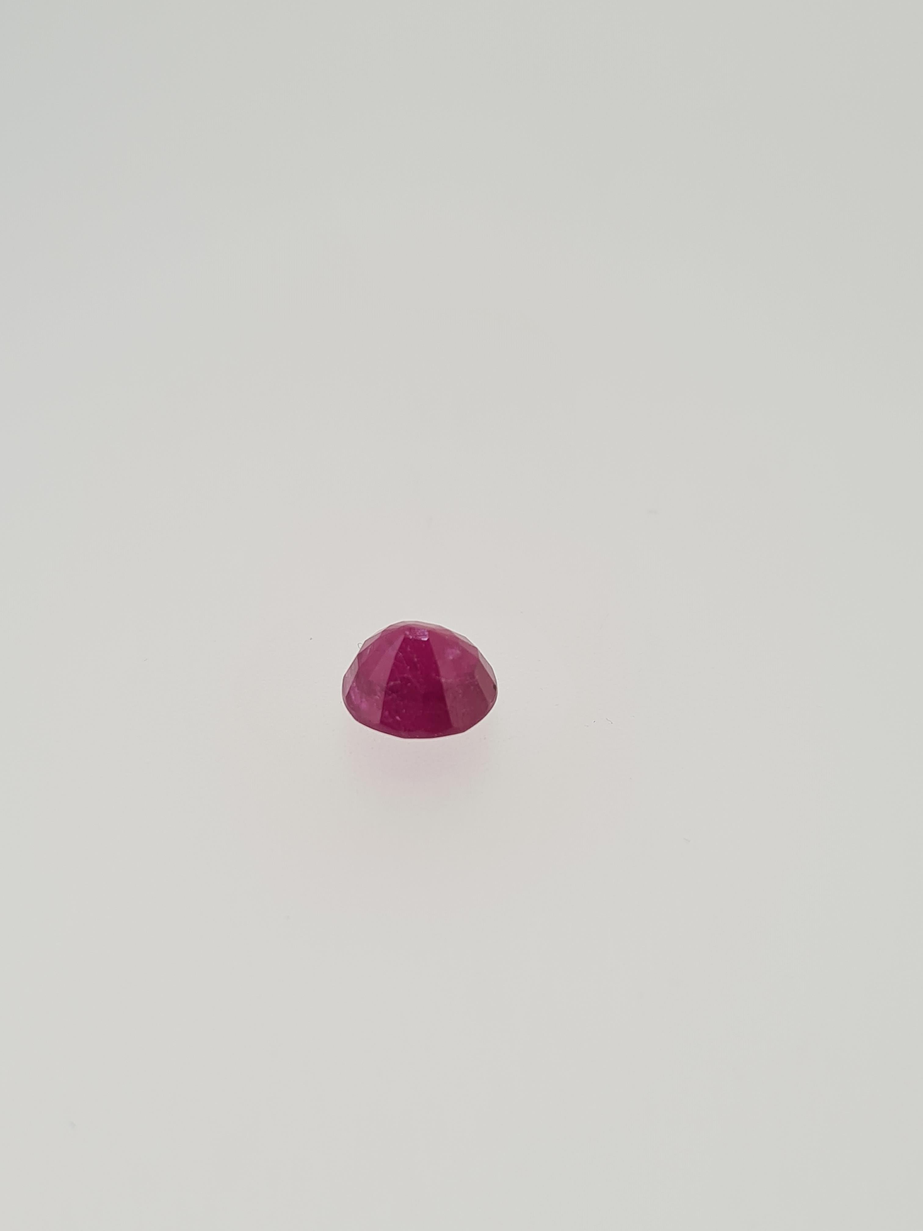 Ruby oval cut gem stone - Image 3 of 6