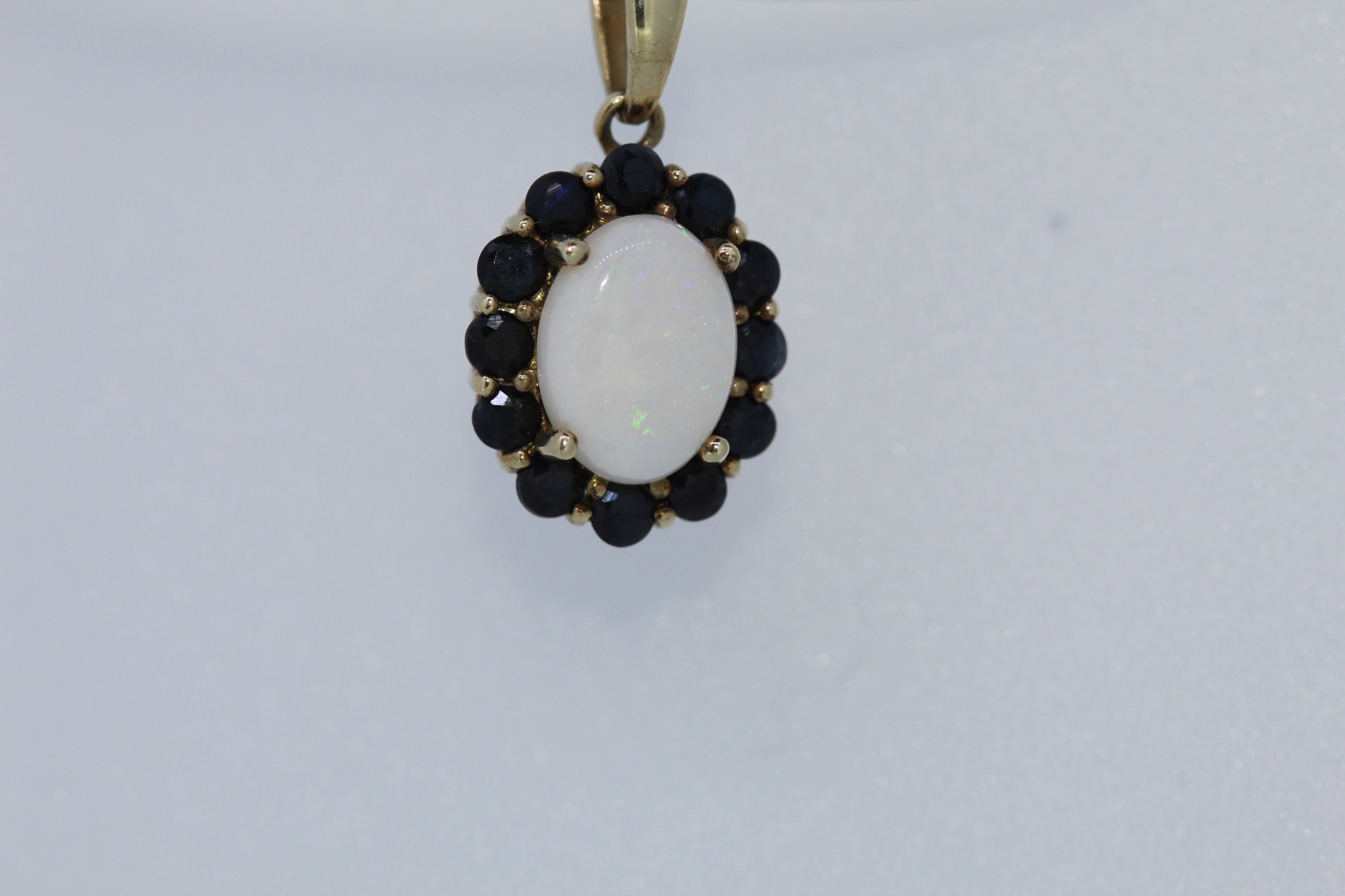 9k Yellow Gold Cabochon Opal And Sapphire Pendant - Image 3 of 3