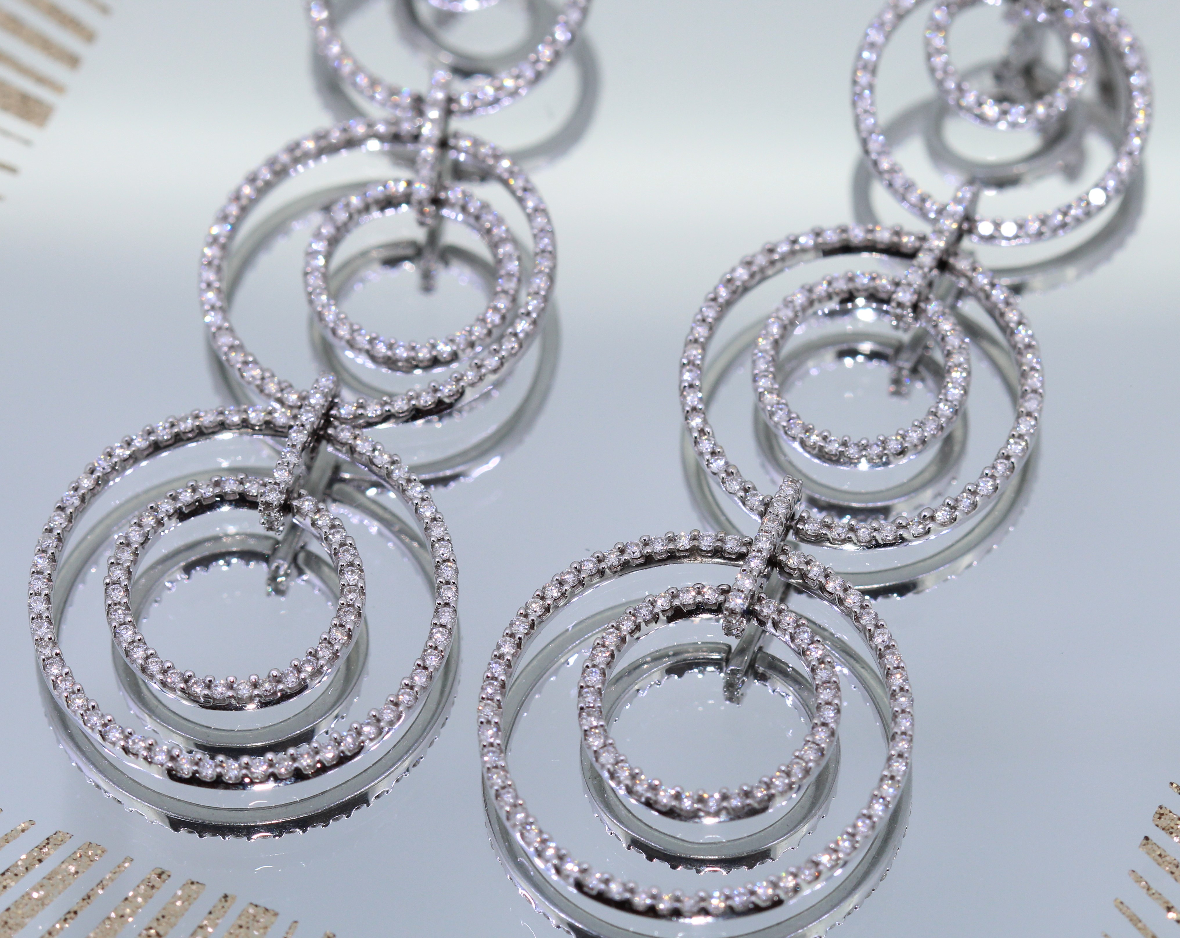 18ct Hallmarked Diamond Set Drop Earrings - Image 4 of 4