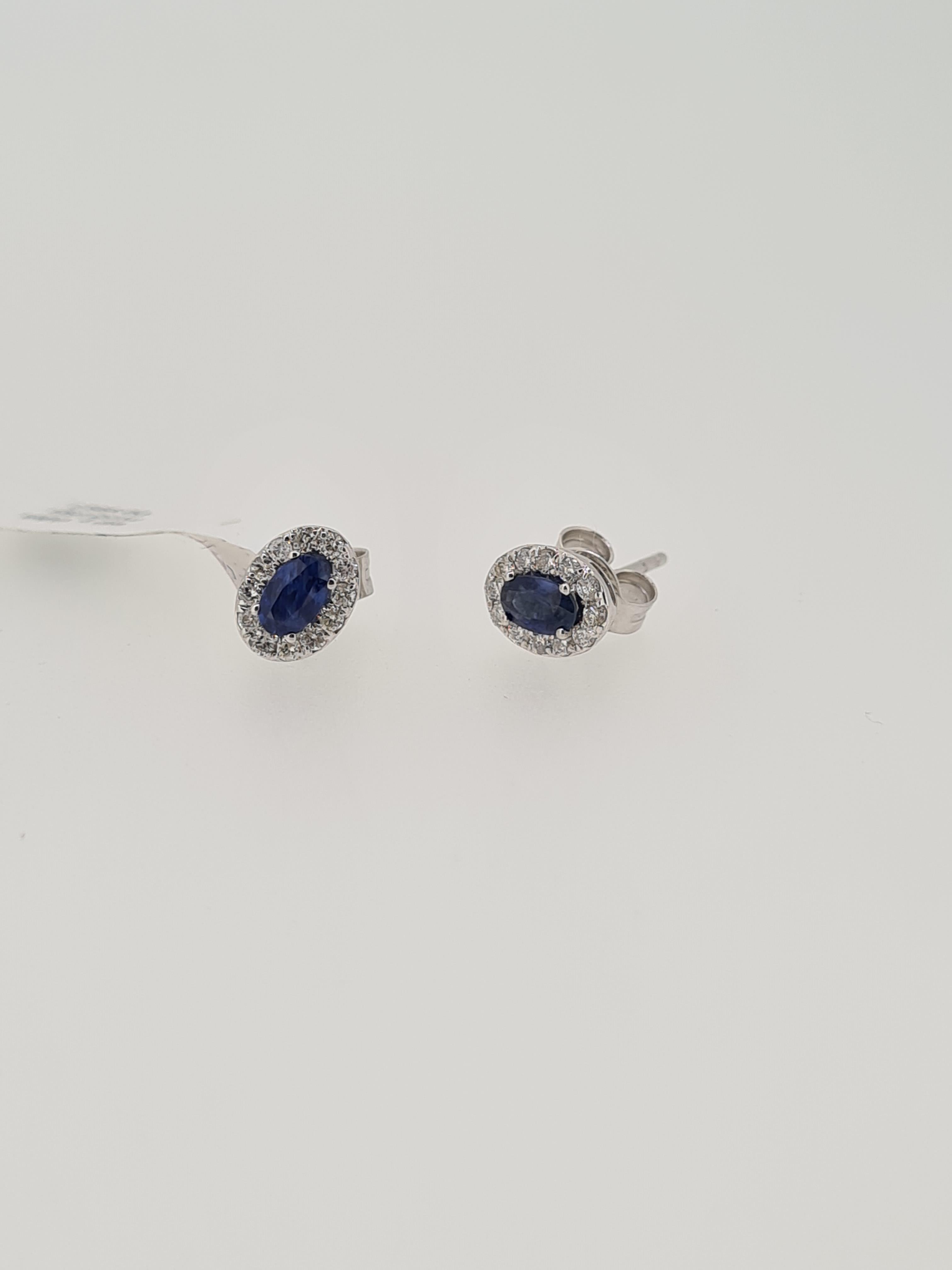 18ct white gold sapphie and diamond stud earrings