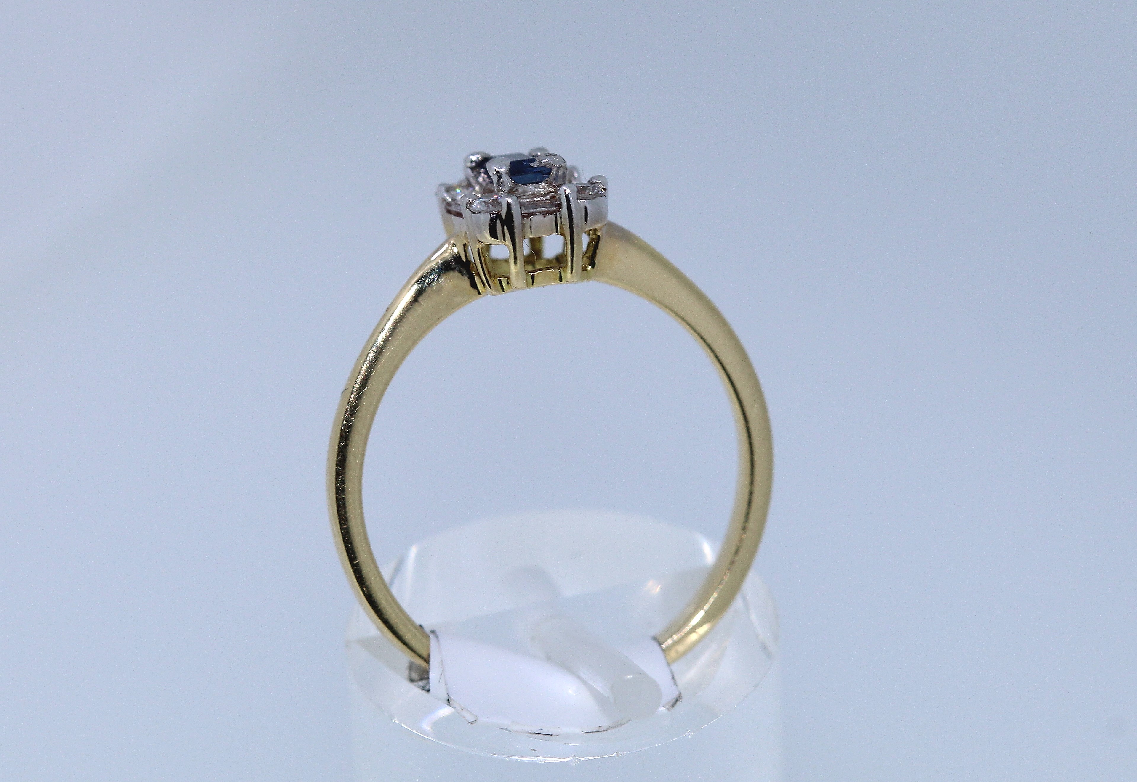 18k Yellow Gold Sapphire And Diamond Ring - Image 2 of 3