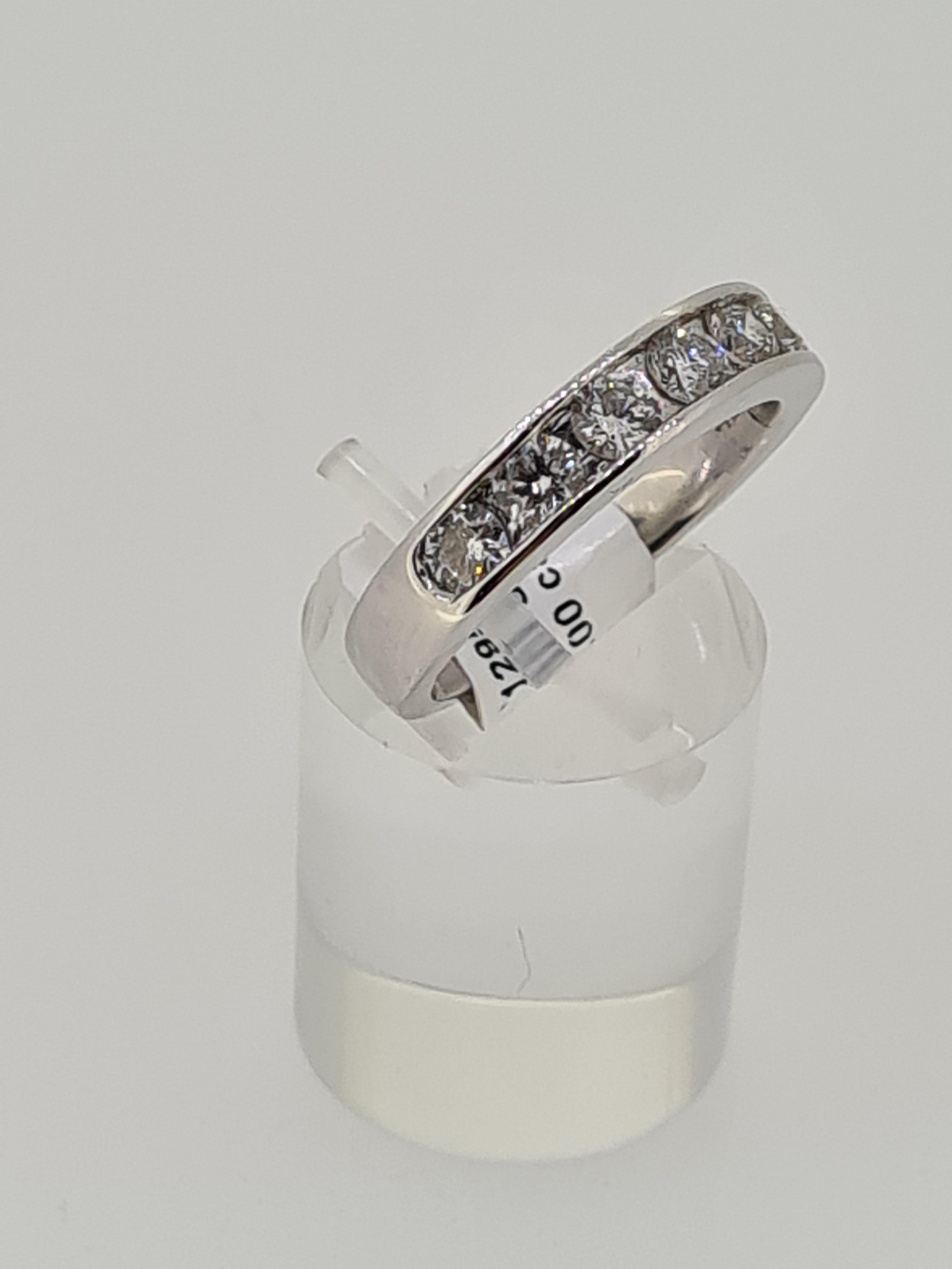 18ct uk hallmark channel set diamond ring - Image 2 of 5