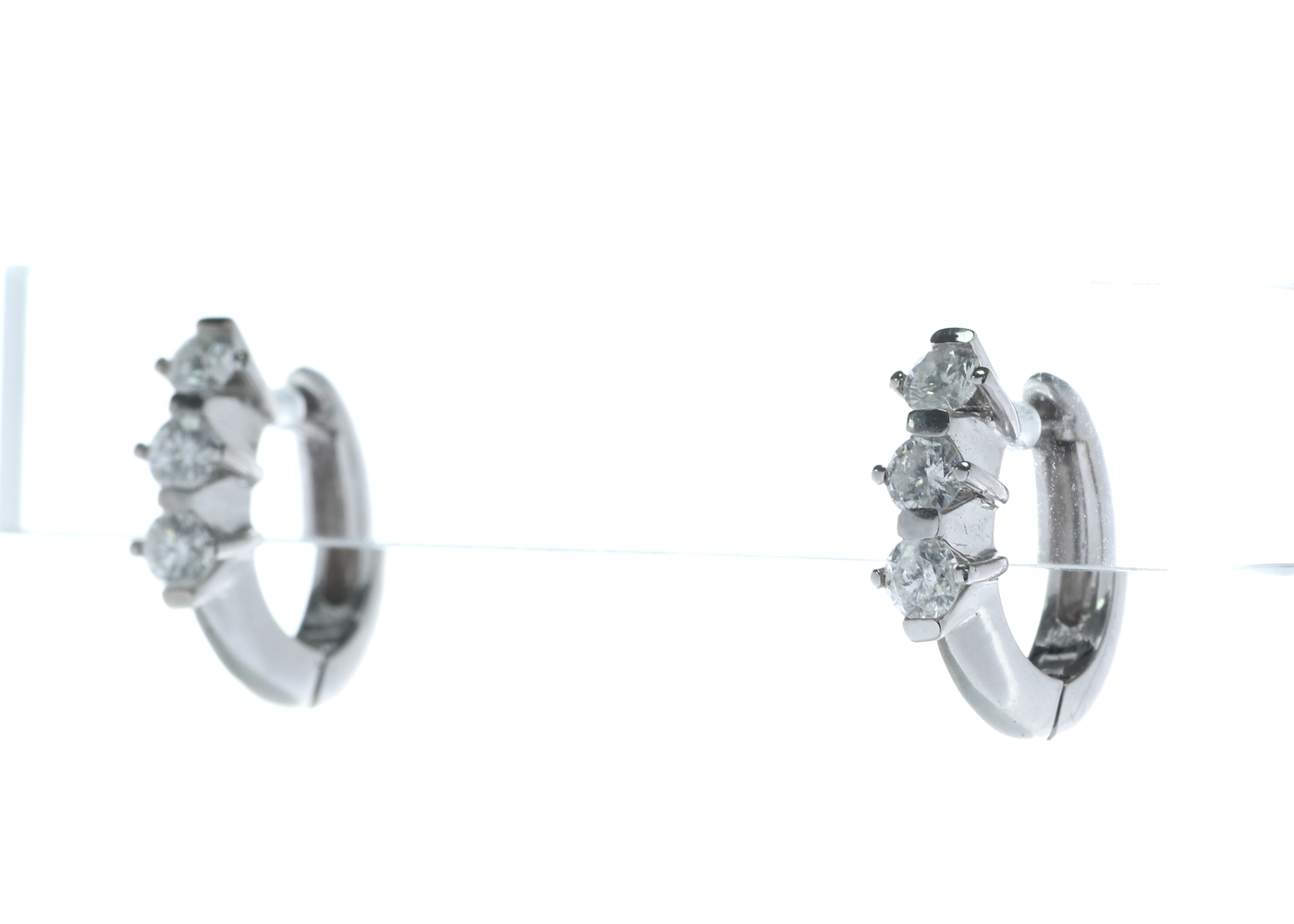 18k White Gold Three Stone Claw Set Diamond Earring 1.16 Carats - Image 2 of 4