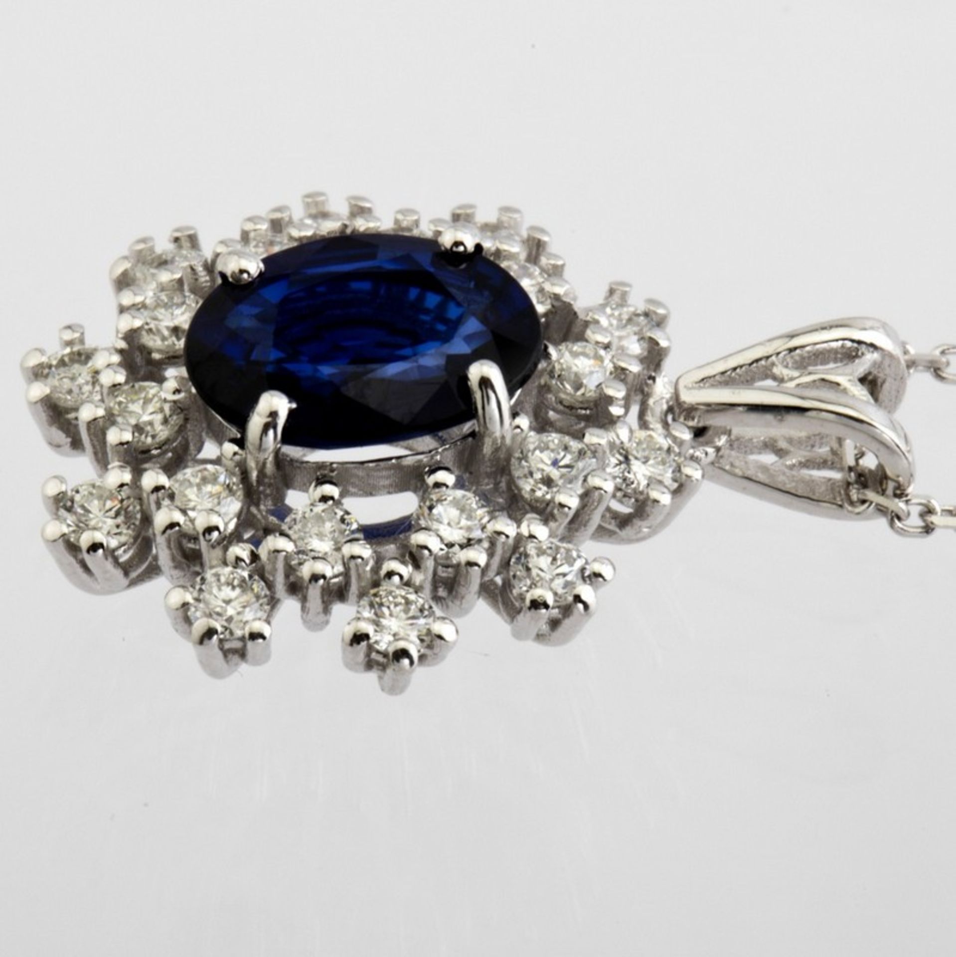 18K White Gold Sapphire Cluster Pendant Necklace Total 1.77 ct - Image 7 of 9