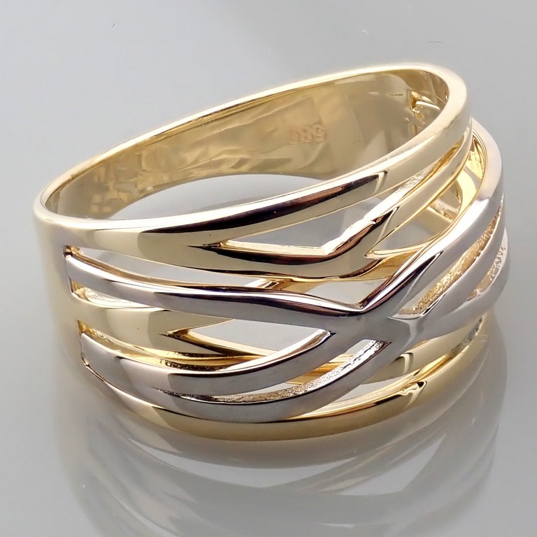 Italian Design Ring. In 14K Yellow and White Gold - Image 2 of 5