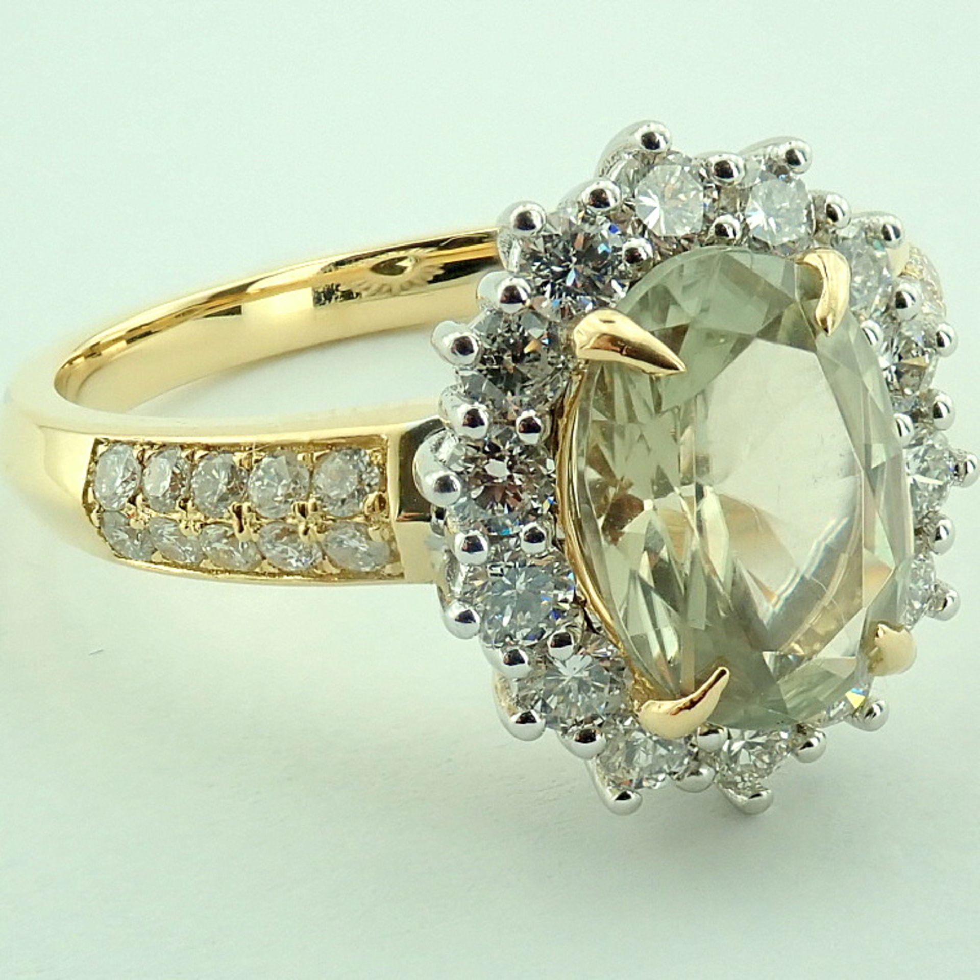 18K Diaspore Color Change Ring- Total 2,70 ct - Image 3 of 10