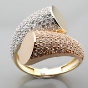 Italian Design Swarovski Zirconia Ring. In 14K Tri Colour White Yellow and Rosegold
