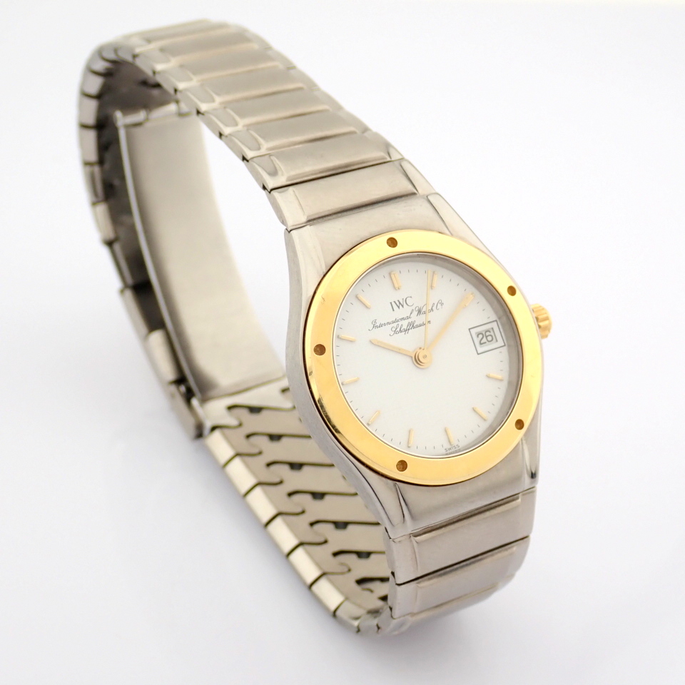 IWC / 1980s IWC INGENIEUR COLLECTORS - Lady's Gold/Titanium Wrist Watch - Image 14 of 16