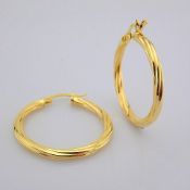 1 In (2.5 cm) Earring. In Yellow Gold