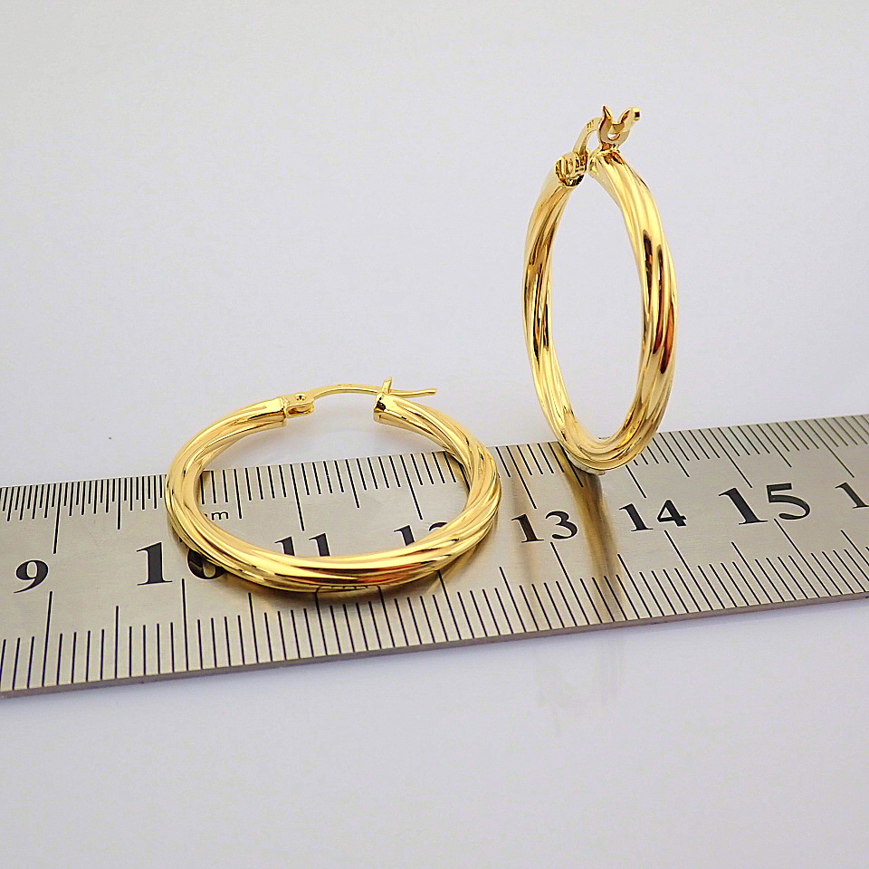 1 In (2.5 cm) Earring. In Yellow Gold - Image 3 of 3