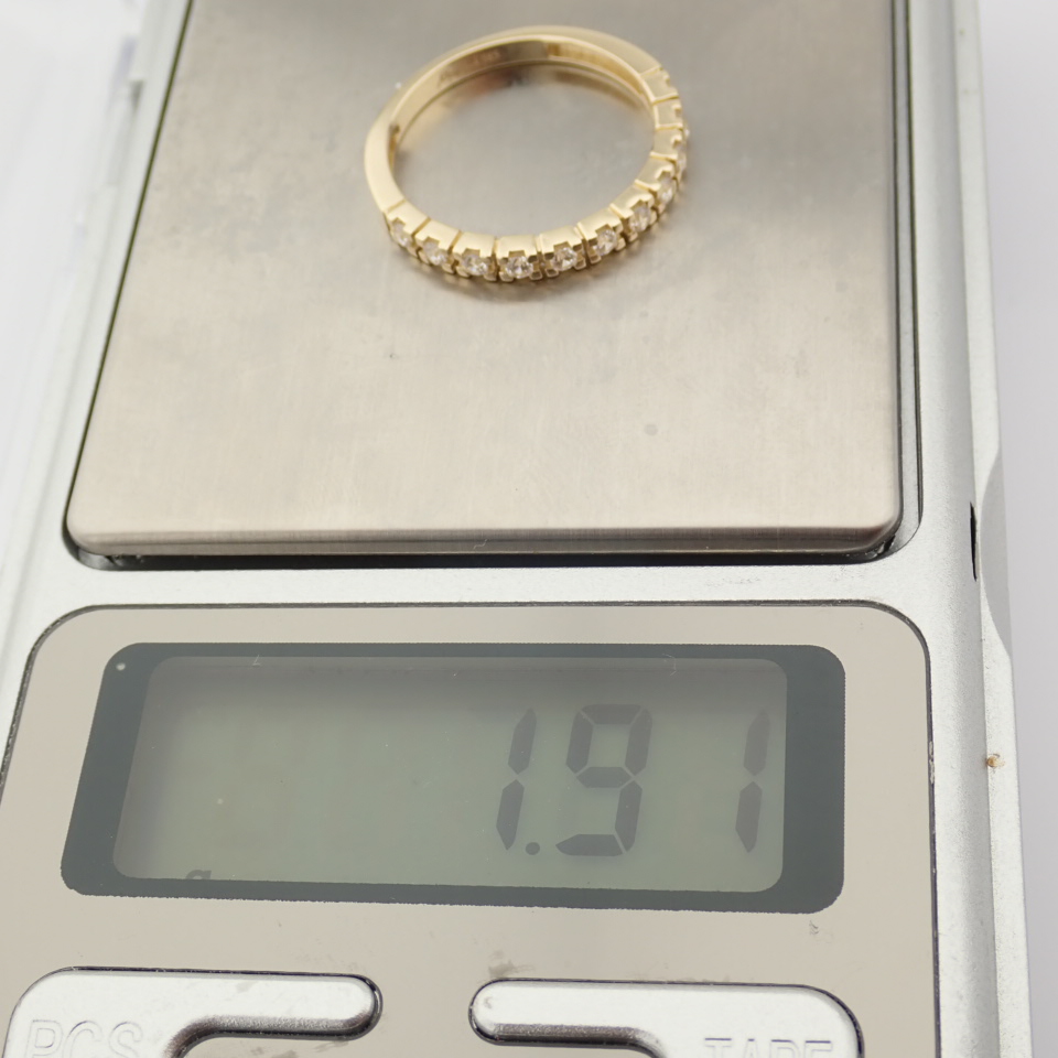 Swarovski Zirconia Ring. In 14K Yellow Gold - Image 6 of 10