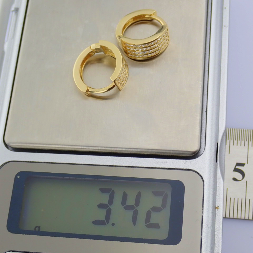 0.5 In (1.3 cm) Swarovski Zirconia Earring. In 14K Yellow Gold - Image 3 of 3