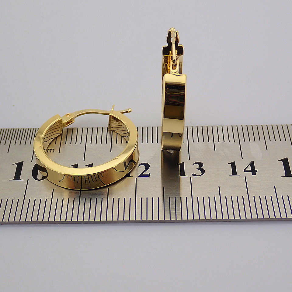 0.8 In (2 cm) Earring. In Yellow Gold - Image 3 of 3