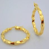 1.2 In (3 cm) Earring. In 14K Yellow Gold