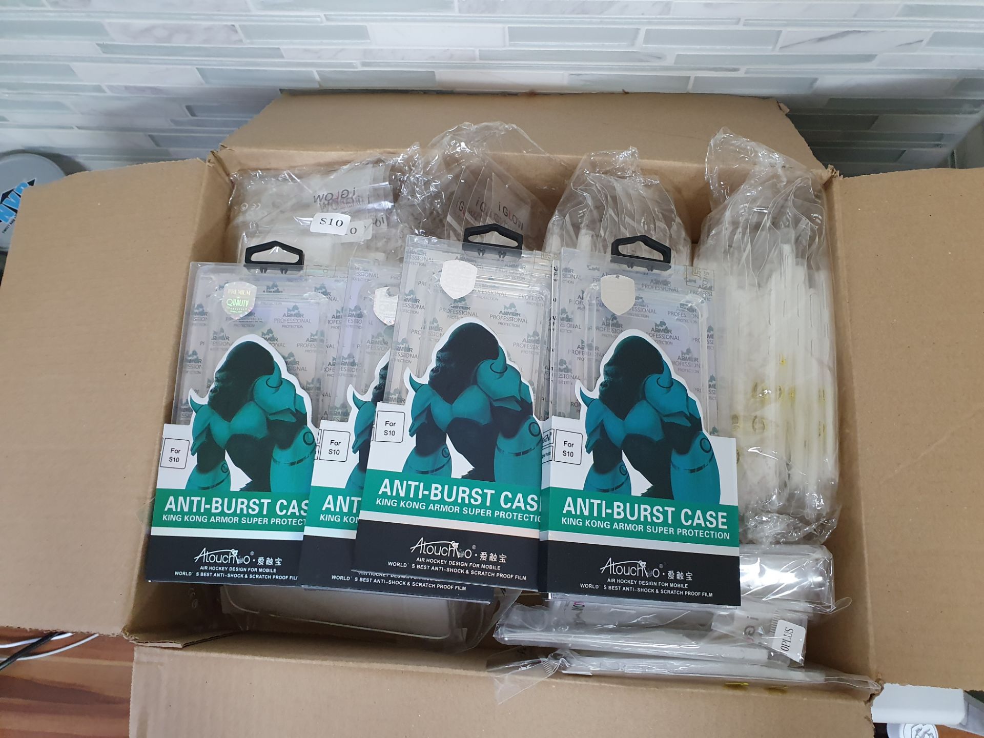 A Box Full Of Gel Cases For Galaxy S10, S10 Plus Iphone 9 Rrp £100 - Image 2 of 2