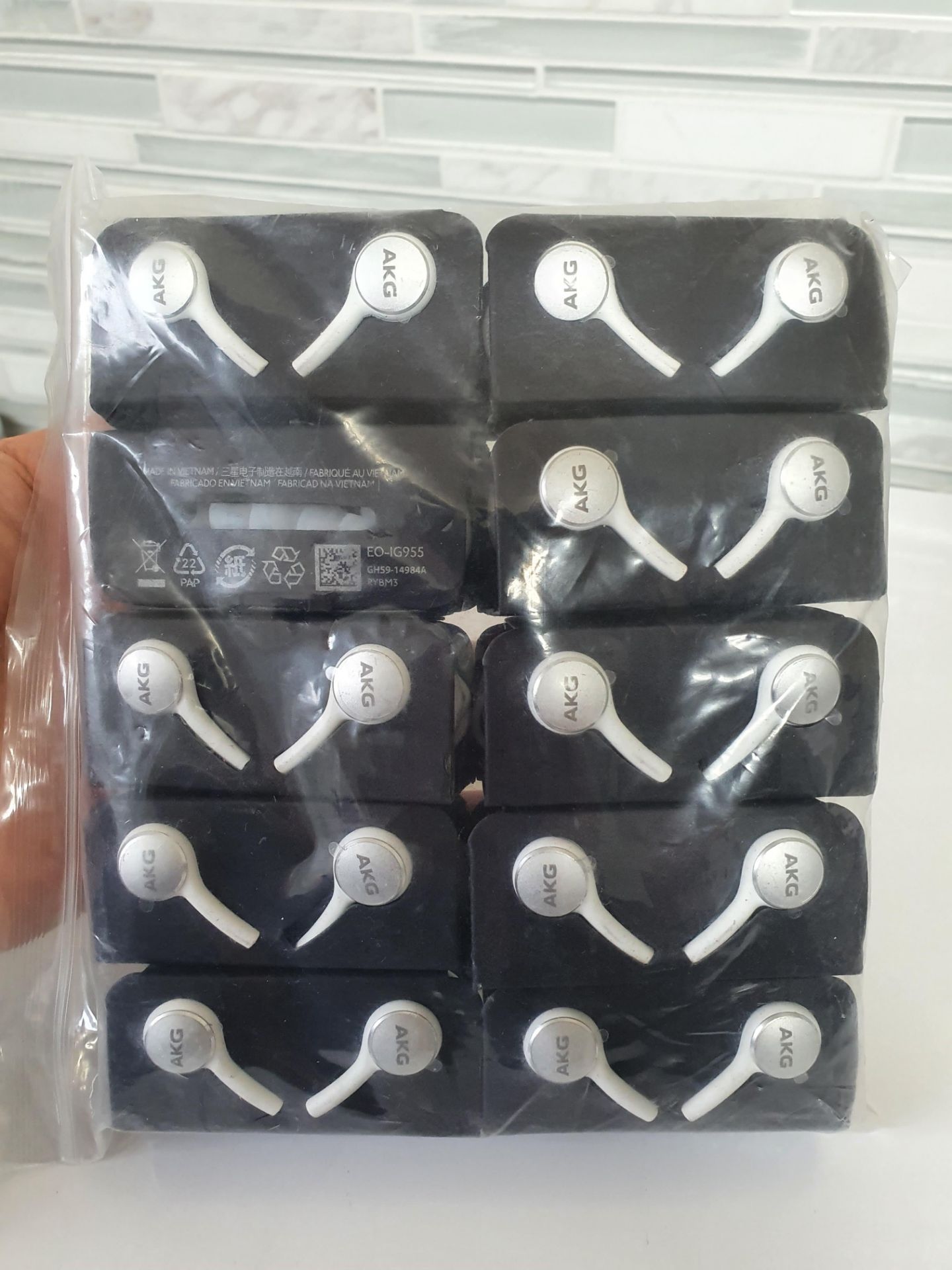 10 X Galaxy S10 & S10 Plus Akg Earphones Rrp £50 - Image 2 of 2