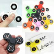 100+ Fidget Spinners Mix Colours New In Retail Packaging