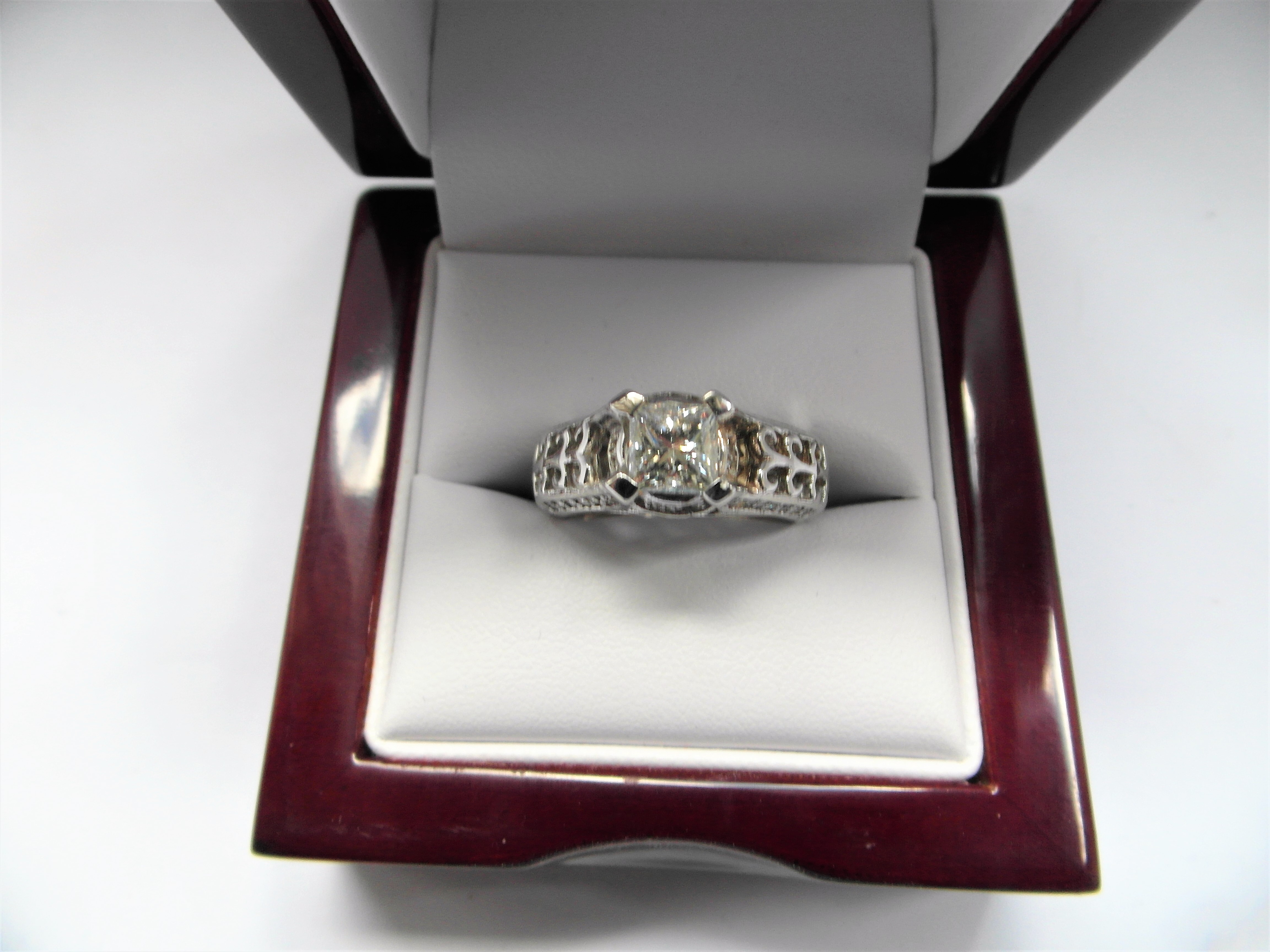 14Ct White Gold Single Stone Princess Cut Diamond Ring - Image 16 of 16