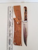 Hunting Knife in Leather sheath