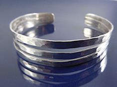 Hard silver bracelet