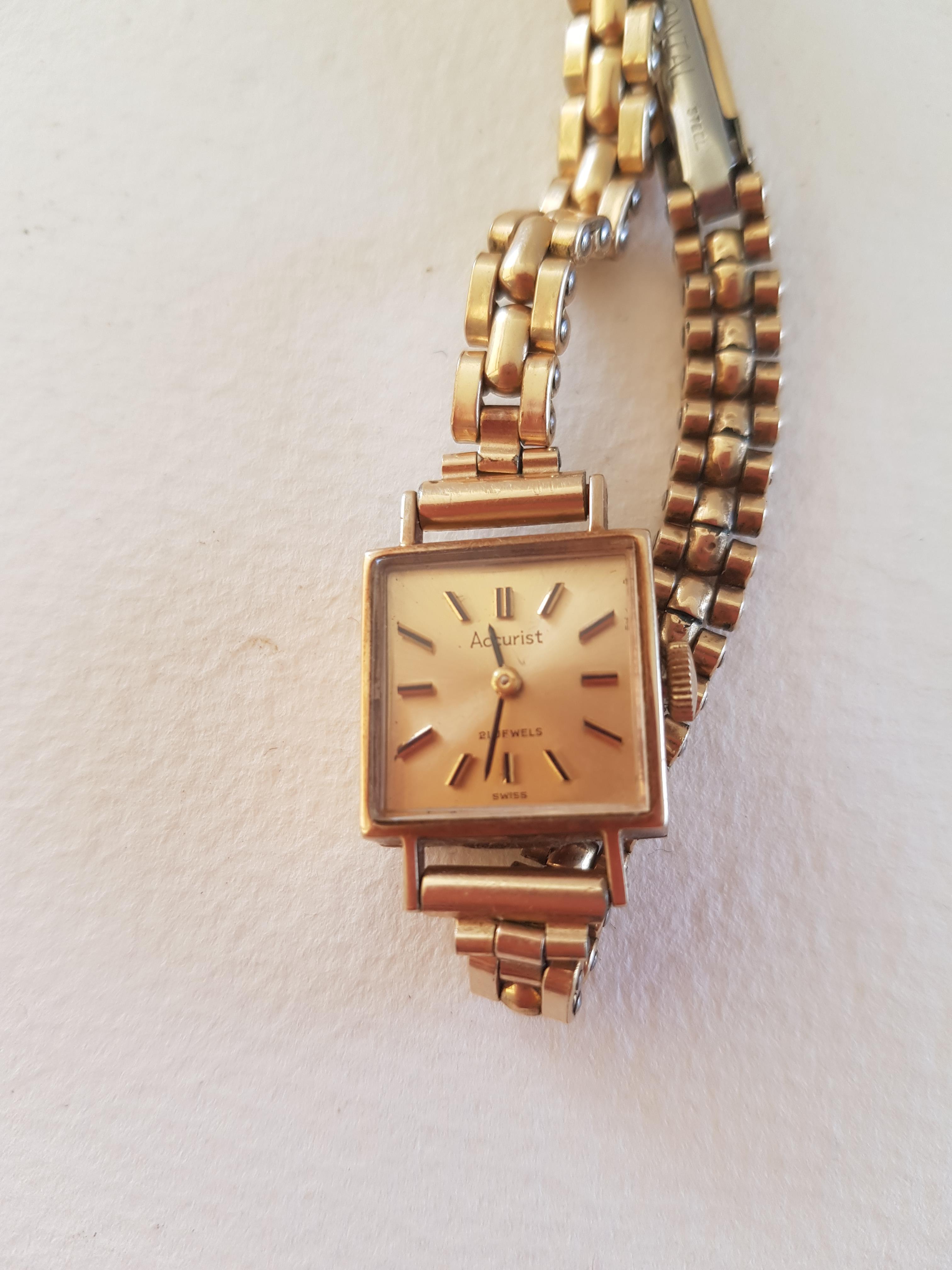 Ladies 9ct Gold Cased Accurist Watch