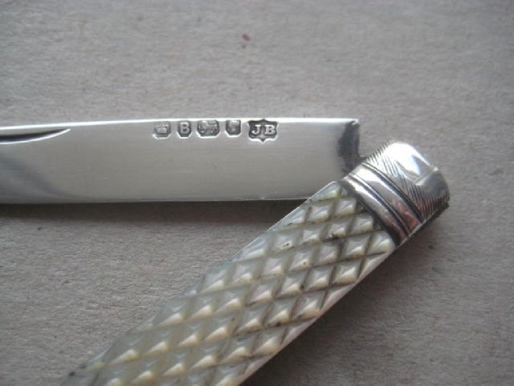 Victorian Mother of Pearl Hafted Silver Bladed Folding Fruit Knife - Image 4 of 9