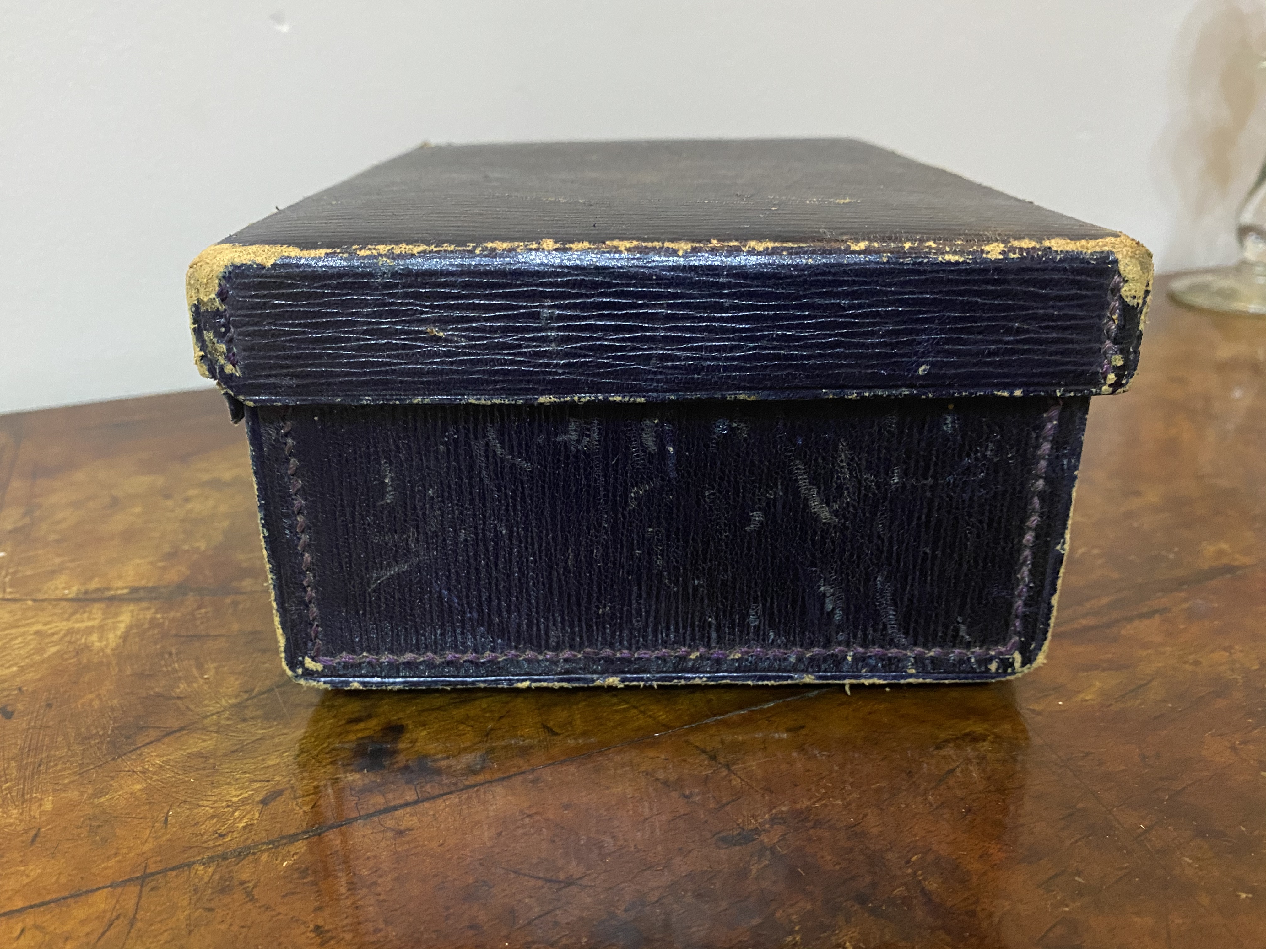 Edwardian blue leather vanity case - Image 2 of 8