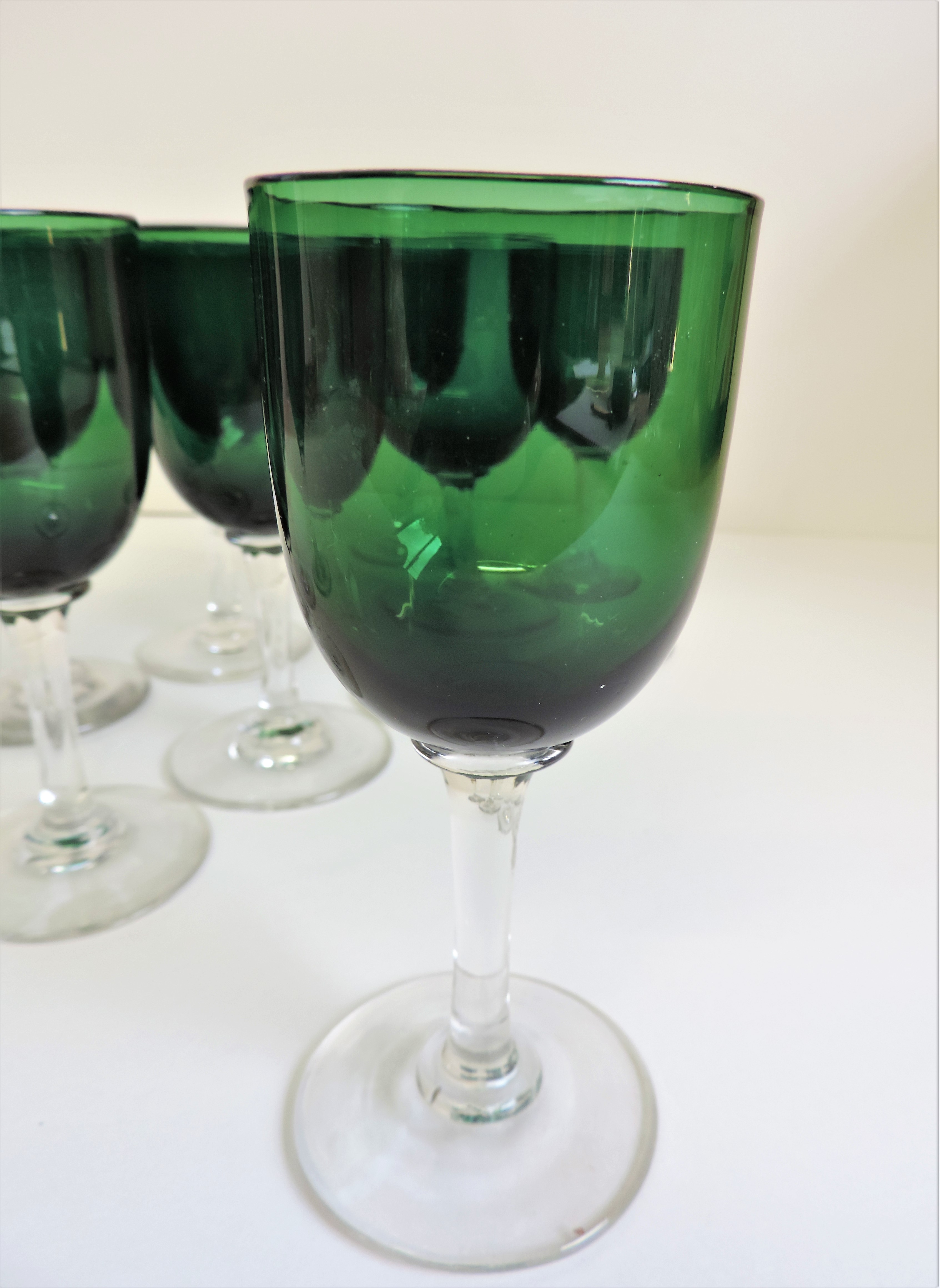 Suite of 10 Victorian Bristol Green Glasses for Wine/ Sherry/Port - Image 9 of 9