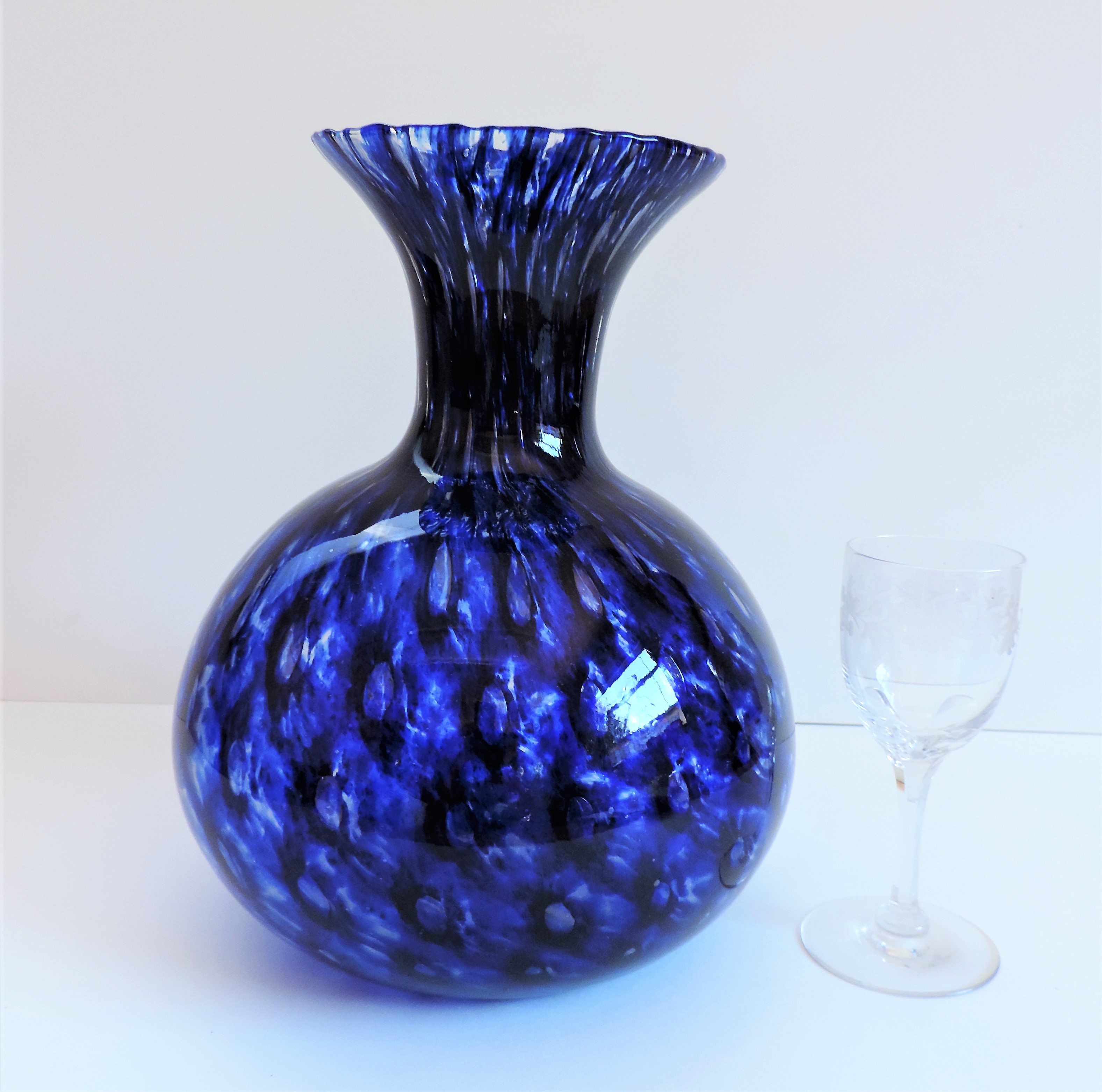 Murano Glass Globe Shaped Vase - Image 2 of 6