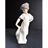 Lladro Nao Figurine 'How Pretty'