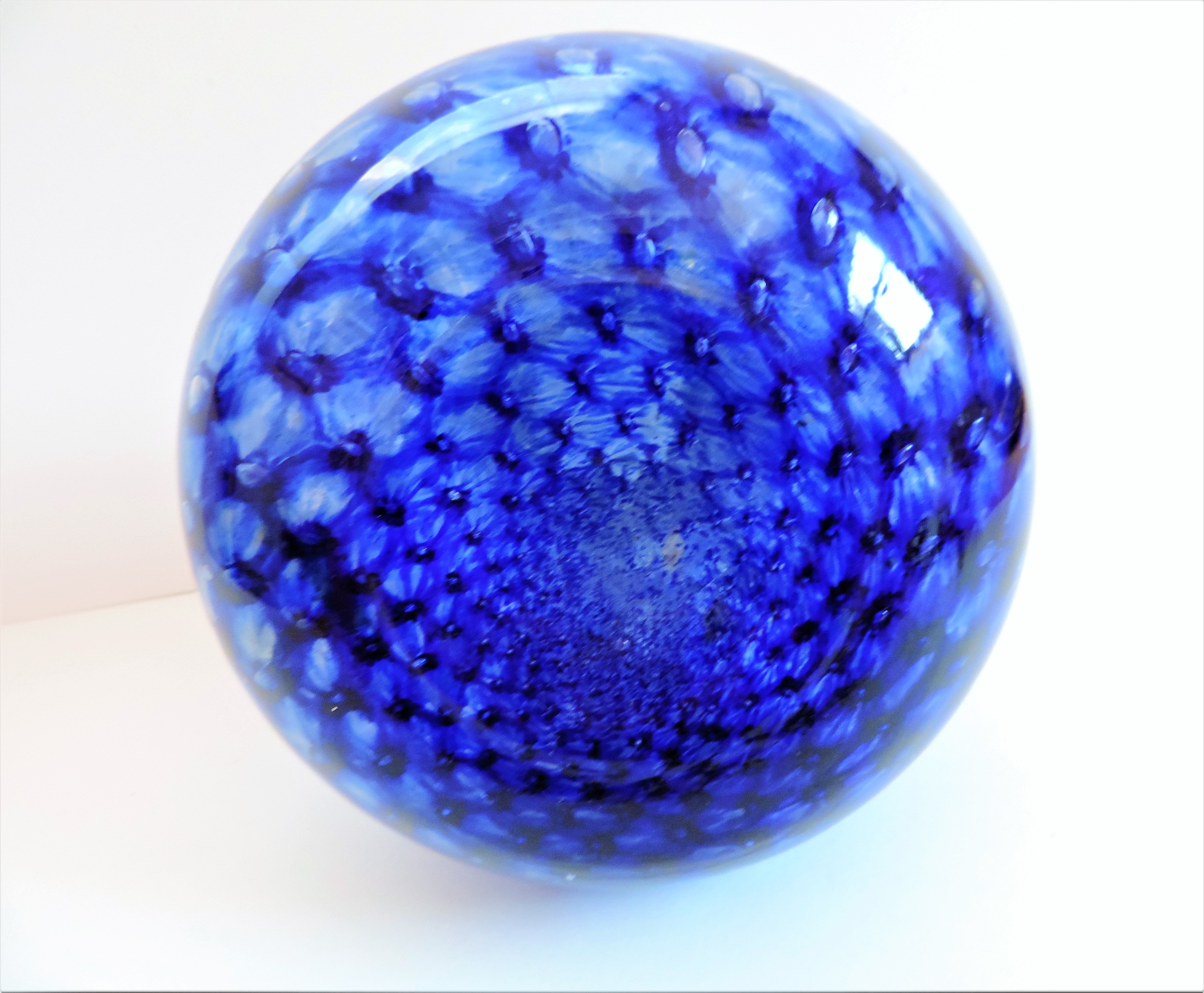 Murano Glass Globe Shaped Vase - Image 6 of 6