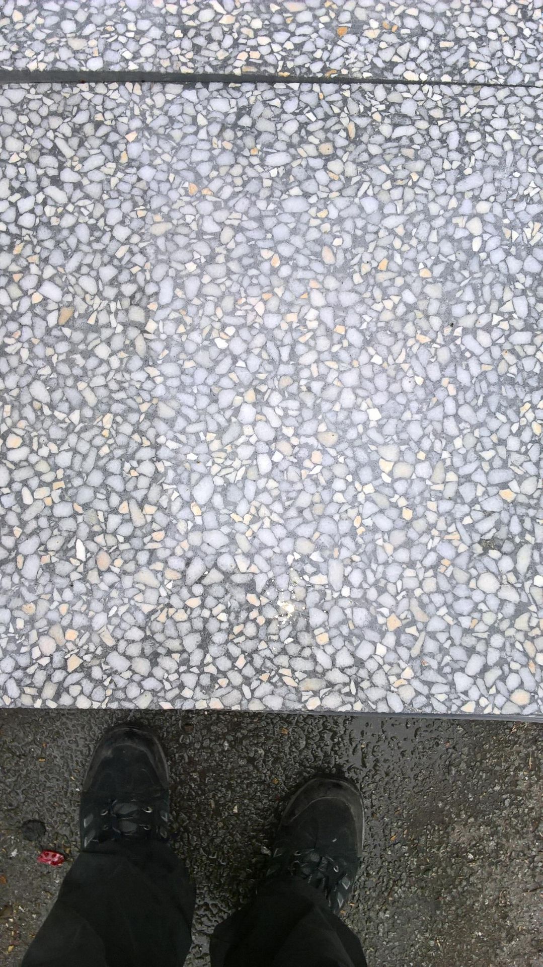 1 x pallet of brand new (z30099) grey terrazzo tiles ( 24 square yards coverage) - Image 3 of 4