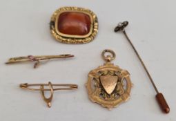 Antique Parcel of 9ct Gold Includes Medal & Brooches at least 7g