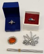 Vintage Jewellery Includes 9ct White Gold & Sterling Silver Rings