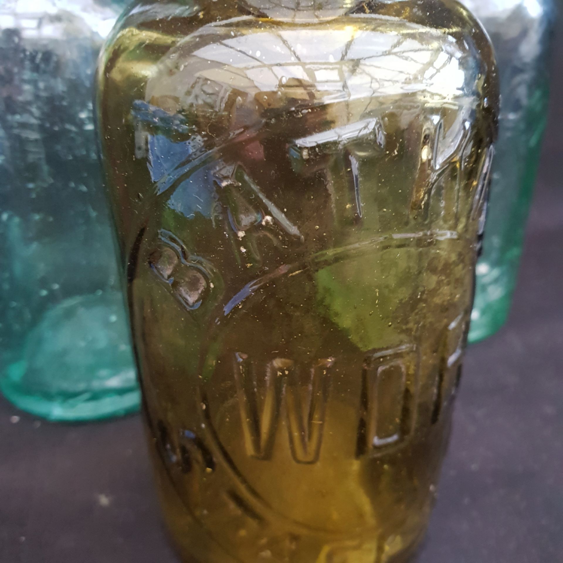 Vintage 3 x Collectable Glass Bottles - Image 2 of 3